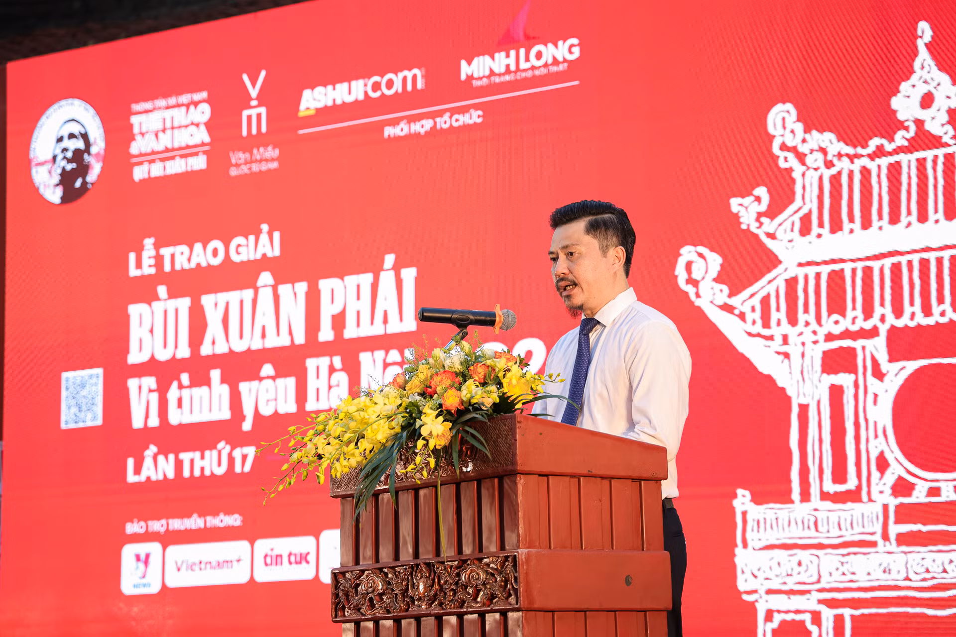 Ông Lê Xuân Thành, Tổng Biên tập báo Thể thao và Văn hoá phát biểu tại lễ trao giải. Ông Lê Xuân Thành, Tổng Biên tập báo Thể thao và Văn hoá phát biểu tại lễ trao giải.