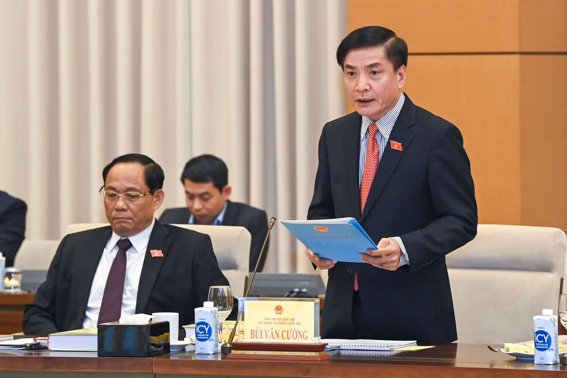 Tổng Thư ký, Chủ nhiệm Văn phòng Quốc hội Bùi Văn Cường phát biểu mở đầu hội nghị.