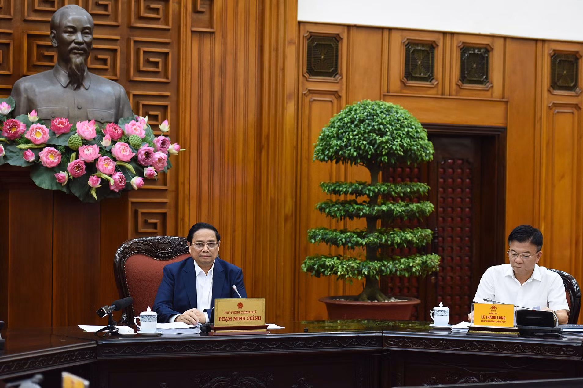 Thủ tướng chủ trì phiên họp Ban Chỉ đạo rà soát, xử lý vướng mắc trong hệ thống văn bản quy phạm pháp luật. Thủ tướng chủ trì phiên họp Ban Chỉ đạo rà soát, xử lý vướng mắc trong hệ thống văn bản quy phạm pháp luật.