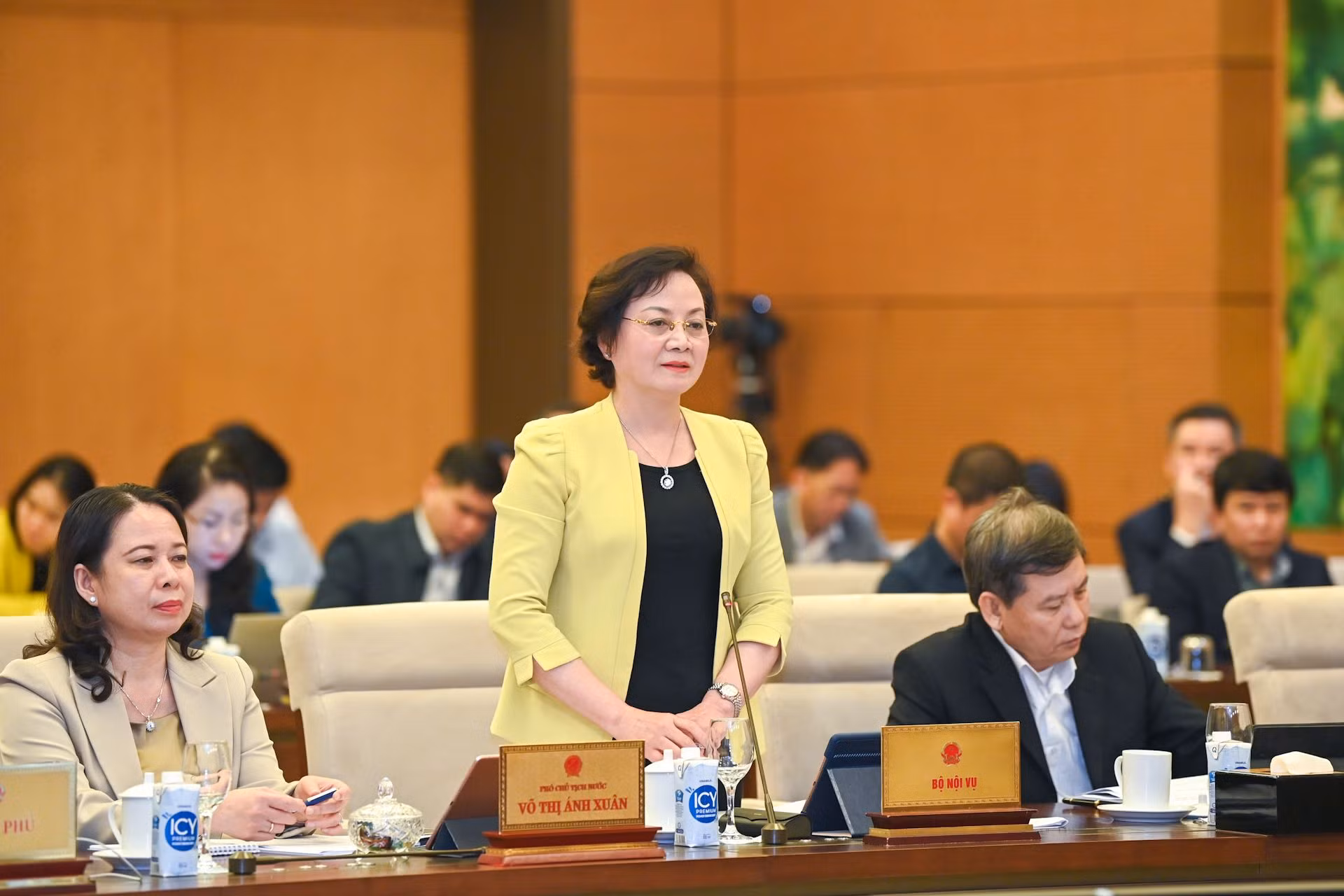Bộ trưởng Nội vụ Phạm Thị Thanh Trà phát biểu ý kiến tại phiên họp. Bộ trưởng Nội vụ Phạm Thị Thanh Trà phát biểu ý kiến tại phiên họp.