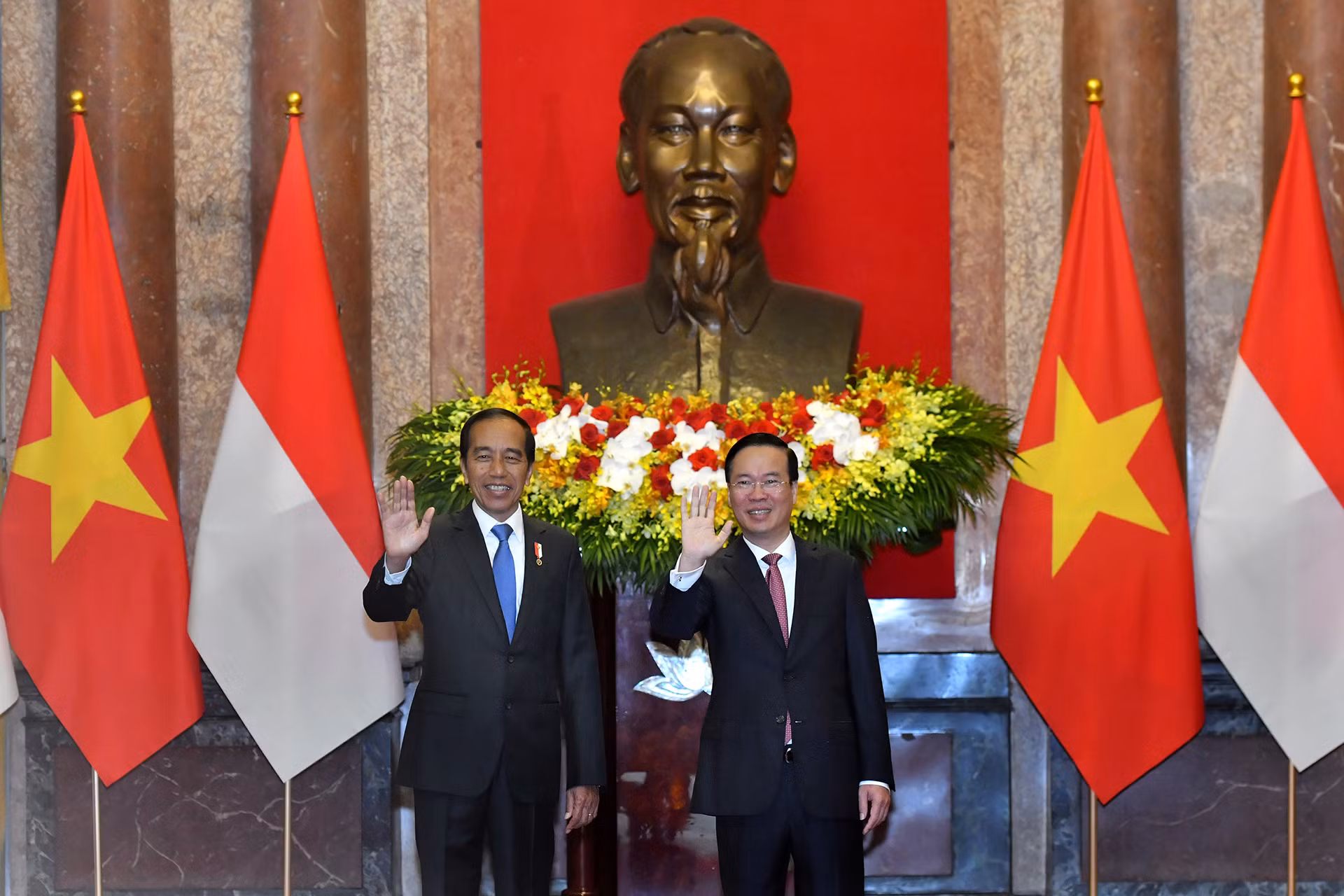 Chủ tịch nước Võ Văn Thưởng với Tổng thống Indonesia Joko Widodo.