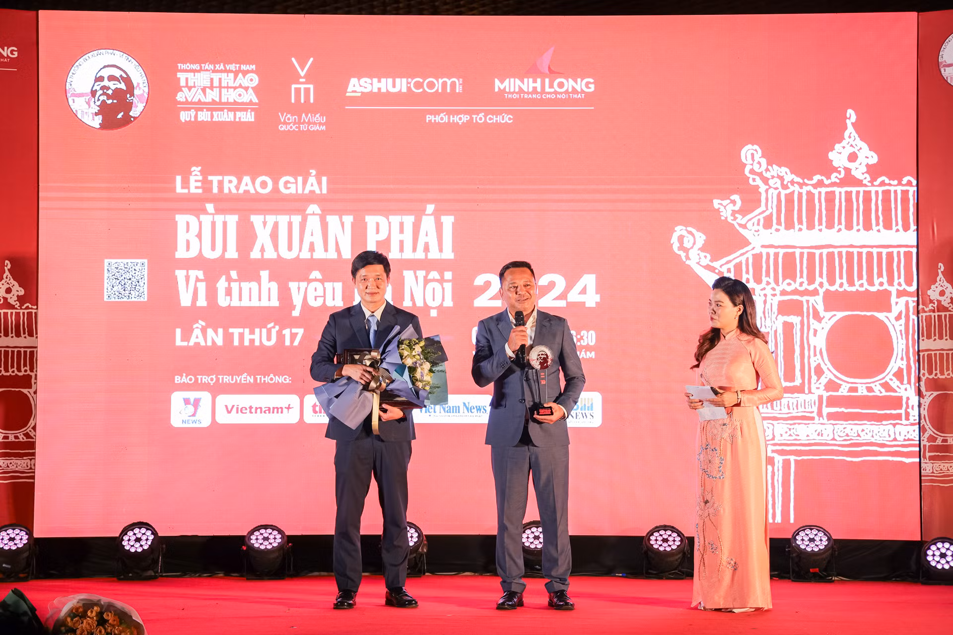 Giải Việc làm được trao cho “Quảng bá du lịch Hà Nội qua MV ‘Going Home’ của nghệ sĩ saxophone Kenny G” do Báo Nhân dân và IB Group Việt Nam thực hiện. Giải Việc làm được trao cho “Quảng bá du lịch Hà Nội qua MV ‘Going Home’ của nghệ sĩ saxophone Kenny G” do Báo Nhân dân và IB Group Việt Nam thực hiện.