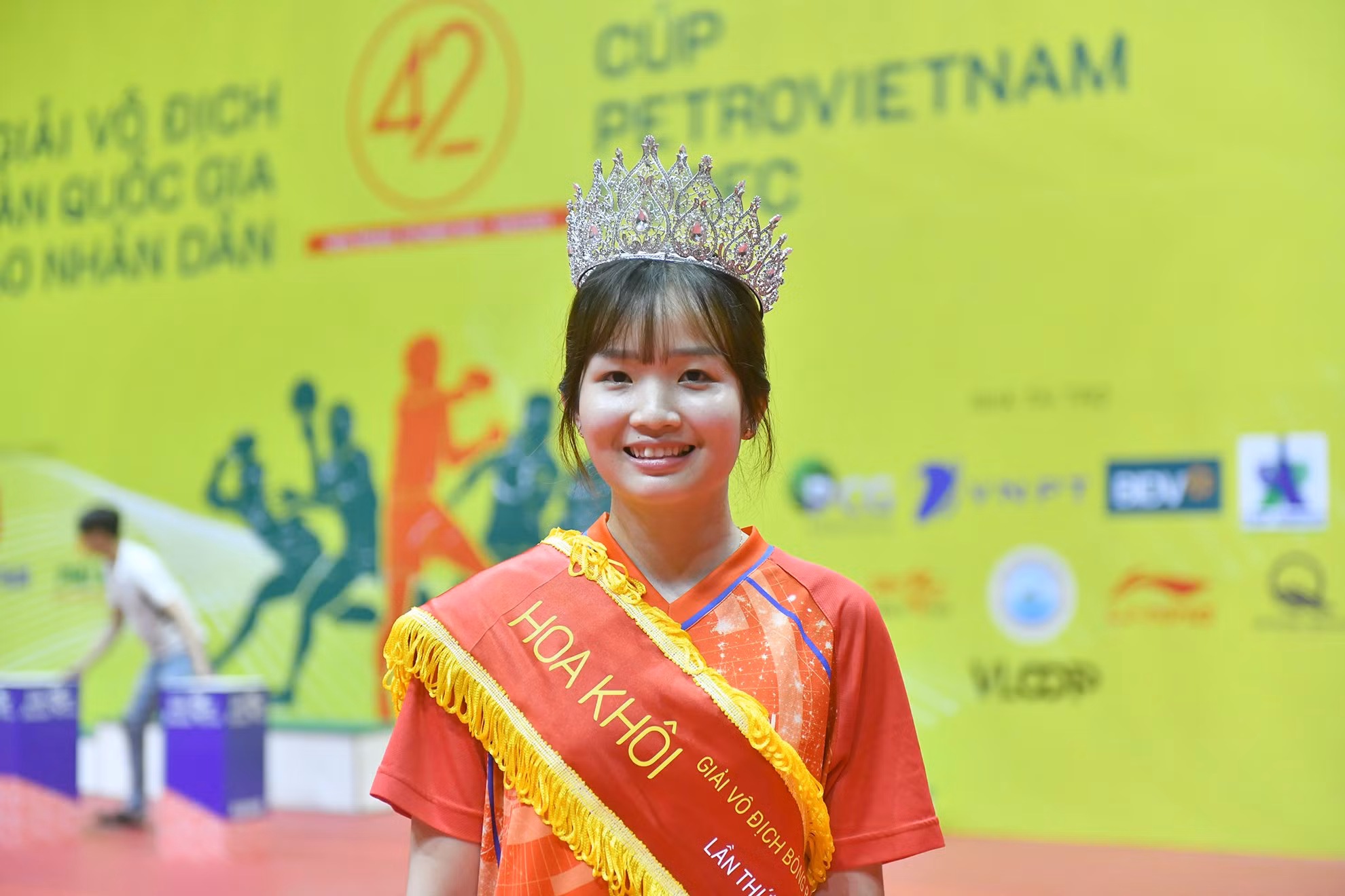 Võ Kim Thắm cùng vương miện Hoa khôi. Võ Kim Thắm cùng vương miện Hoa khôi.