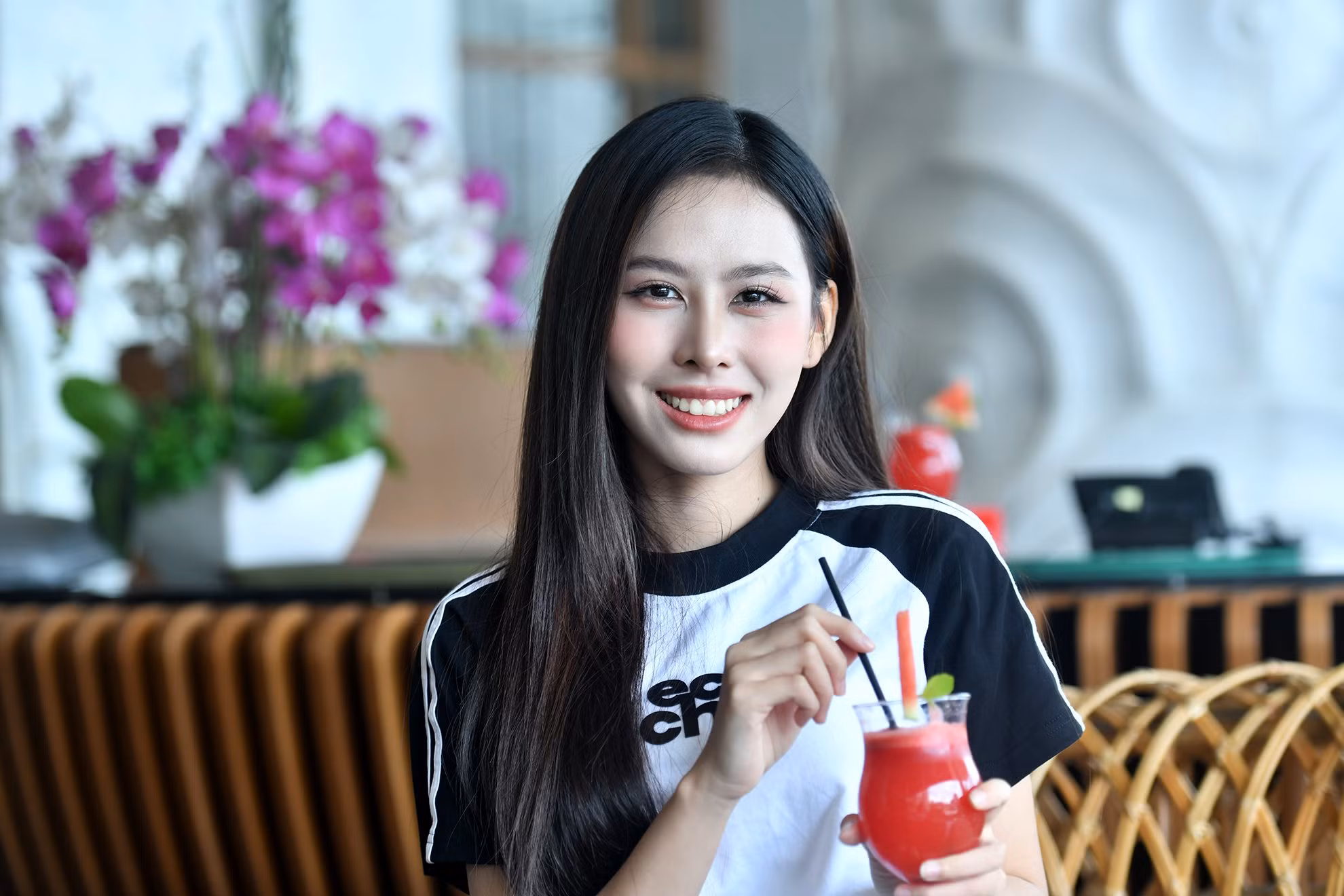 Lê Nguyễn Ngọc Hằng chia sẻ, đây cũng là lần đầu tiên cô đến với thành phố biển Nha Trang.