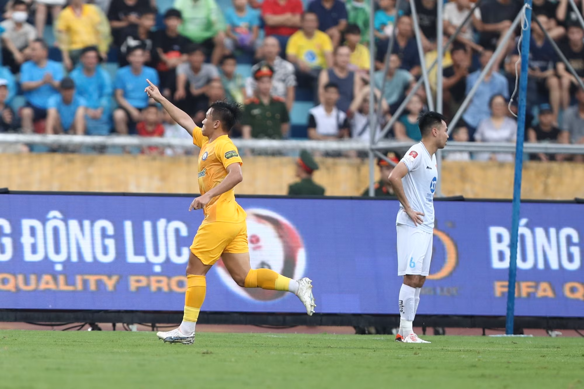 [Ảnh] Nam Định lên ngôi V-League sau 39 năm chờ đợi ảnh 5
