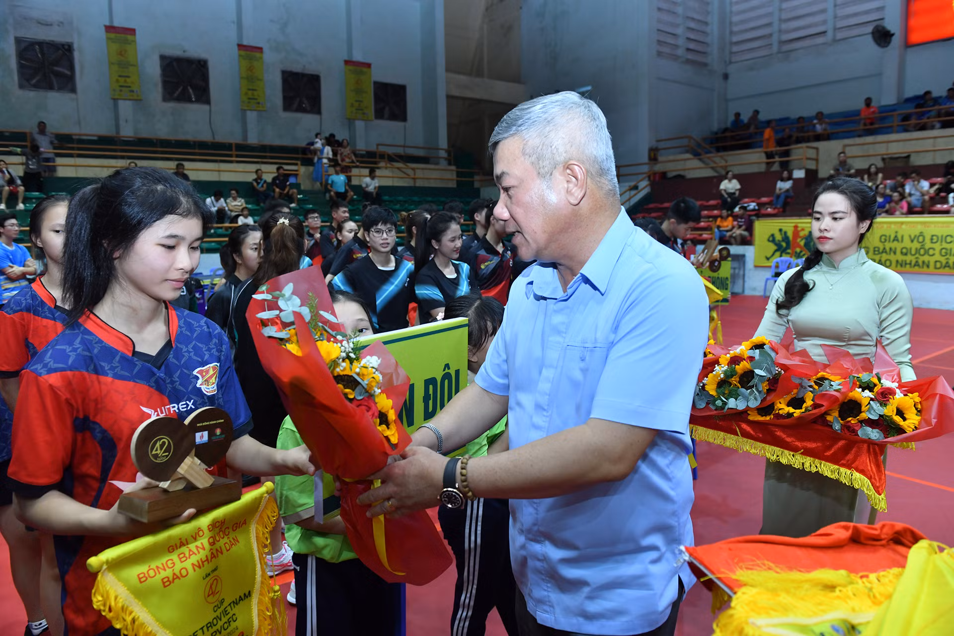 Hướng tới một giải đấu thành công tốt đẹp.