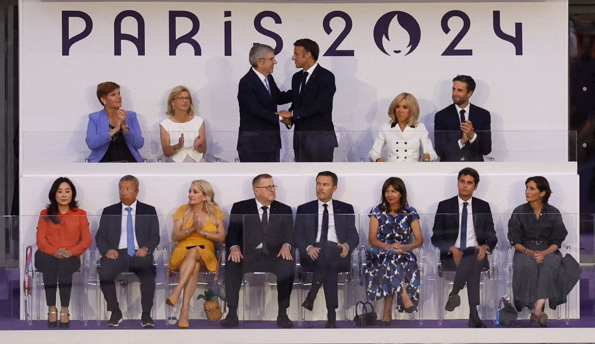 Tổng thống Pháp Emmanuel Macron và Phu nhân cùng nhiều lãnh đạo các nước, các tổ chức thể thao có mặt tại Lễ bế mạc.
