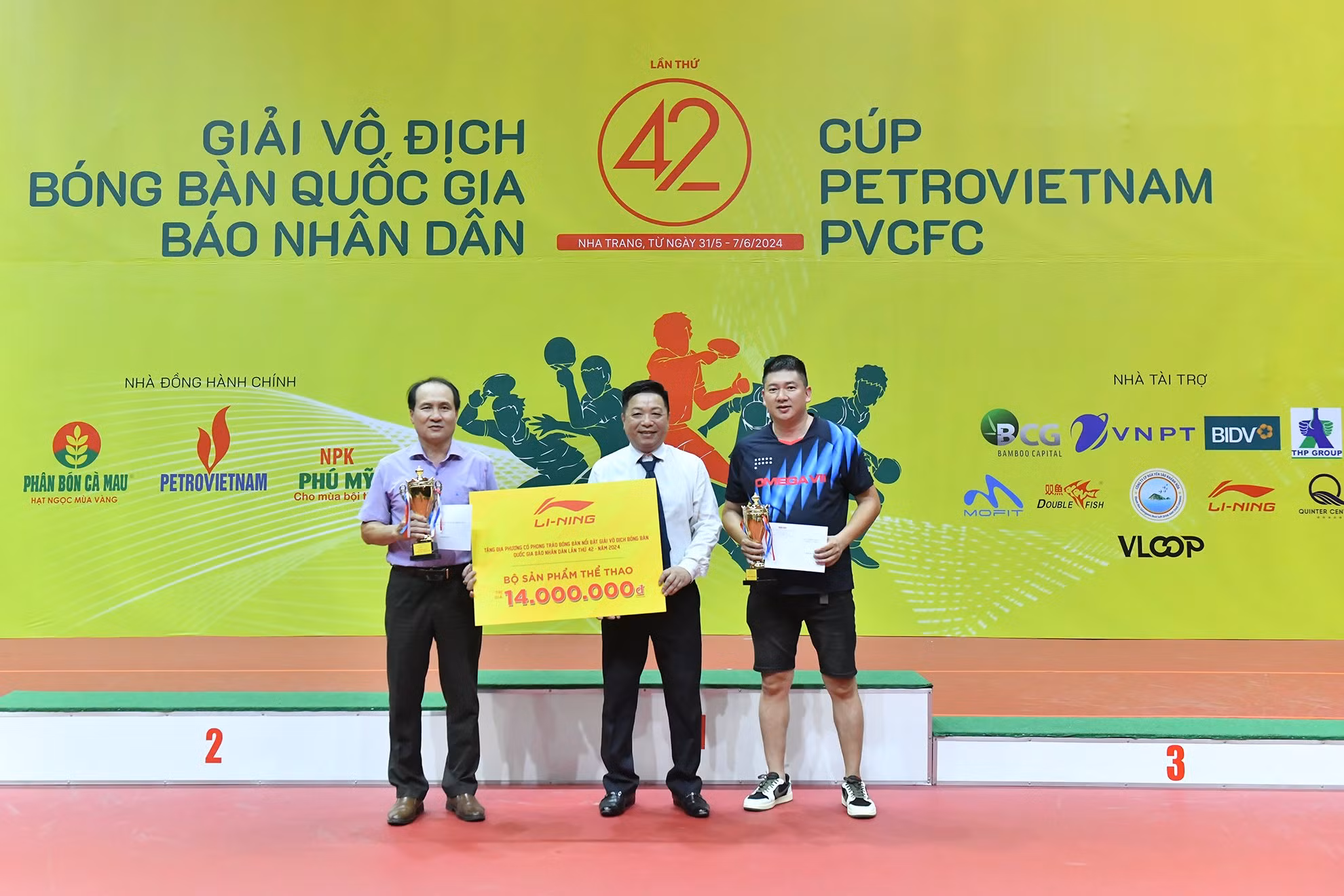 Trao tặng địa phương có phong trào bóng bàn nổi bật Giải vô địch bóng bàn quốc gia Báo Nhân Dân lần thứ 42 năm 2024. Trao tặng địa phương có phong trào bóng bàn nổi bật Giải vô địch bóng bàn quốc gia Báo Nhân Dân lần thứ 42 năm 2024.