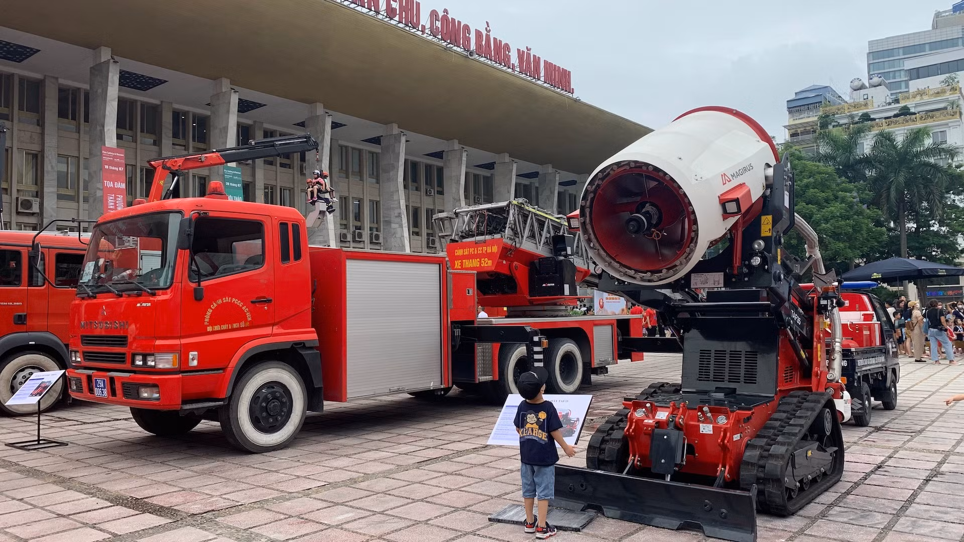 Rô bốt chữa cháy TAF35.