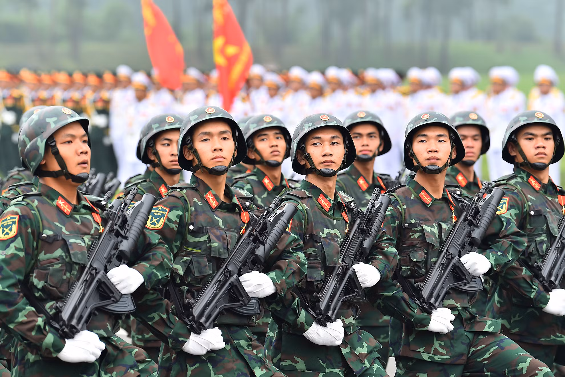 Khối chiến sĩ Lục quân - Lực lượng nòng cốt của Quân đội nhân dân Việt Nam tiến vào Lễ đài. Khối chiến sĩ Lục quân - Lực lượng nòng cốt của Quân đội nhân dân Việt Nam tiến vào Lễ đài.