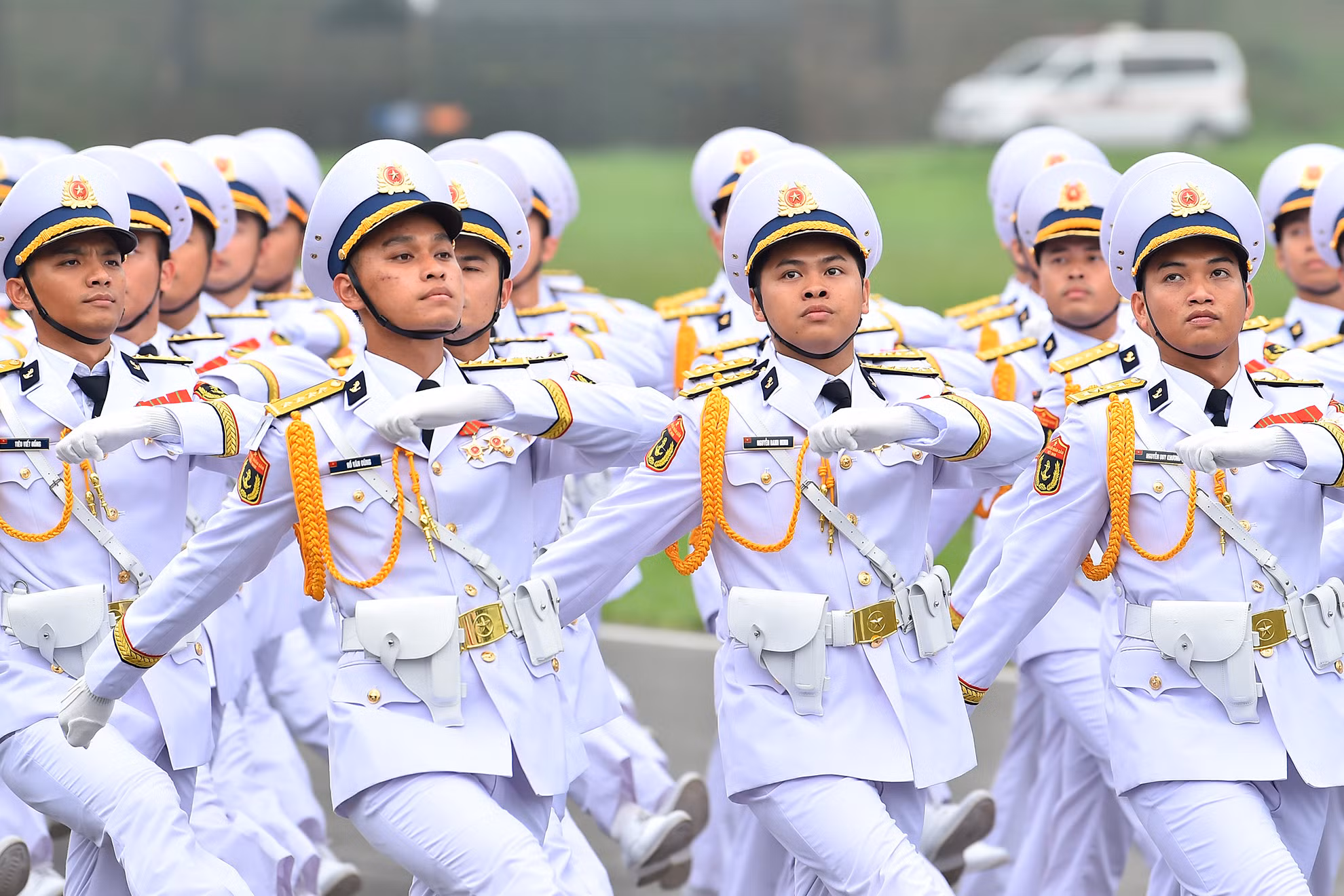 Khối sĩ quan Hải quân nhân dân Việt Nam. Trải qua gần 70 năm xây dựng, trưởng thành, Hải quân nhân dân Việt Nam được tôi luyện, phát triển, ngày càng lớn mạnh, chiến đấu, chiến thắng vẻ vang, lập nhiều chiến công xuất sắc, đặc biệt xuất sắc, làm nòng cốt quản lý, bảo vệ vững chắc chủ quyền biển, đảo, thềm lục địa. Khối sĩ quan Hải quân nhân dân Việt Nam. Trải qua gần 70 năm xây dựng, trưởng thành, Hải quân nhân dân Việt Nam được tôi luyện, phát triển, ngày càng lớn mạnh, chiến đấu, chiến thắng vẻ vang, lập nhiều chiến công xuất sắc, đặc biệt xuất sắc, làm nòng cốt quản lý, bảo vệ vững chắc chủ quyền biển, đảo, thềm lục địa.