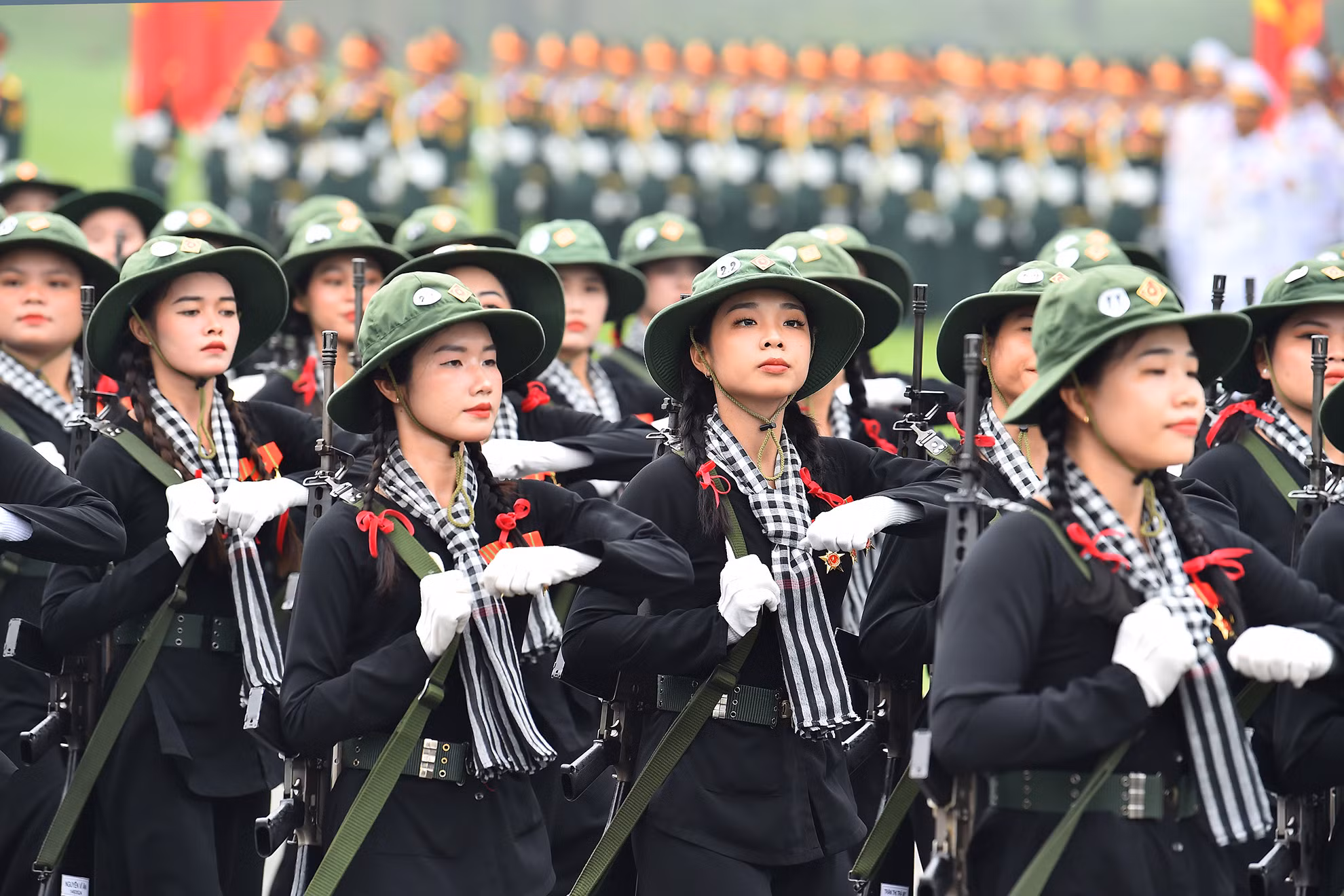 Khối nữ Du kích miền nam tham gia tổng duyệt diễu binh, diễu hành Lễ kỷ niệm 70 năm Chiến thắng Điện Biên Phủ của lực lượng quân đội. Khối nữ Du kích miền nam tham gia tổng duyệt diễu binh, diễu hành Lễ kỷ niệm 70 năm Chiến thắng Điện Biên Phủ của lực lượng quân đội.