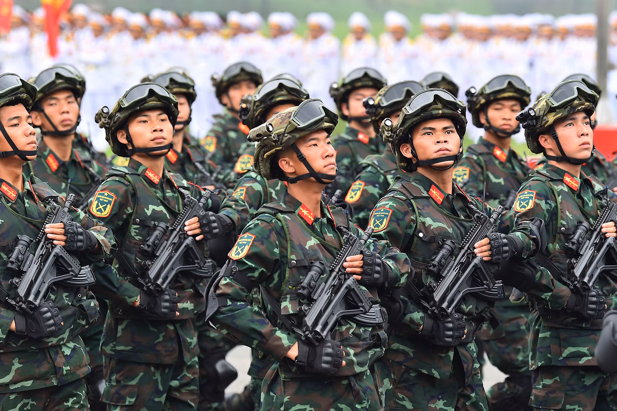 Khối chiến sĩ Đặc nhiệm Quân đội nhân dân Việt Nam là lực lượng được tuyển chọn đặc biệt; huấn luyện, rèn luyện đặc biệt, để thực hiện những nhiệm vụ đặc biệt. Khối chiến sĩ Đặc nhiệm Quân đội nhân dân Việt Nam là lực lượng được tuyển chọn đặc biệt; huấn luyện, rèn luyện đặc biệt, để thực hiện những nhiệm vụ đặc biệt.