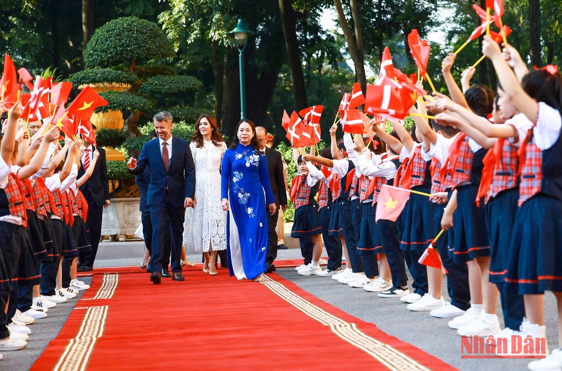 Trước đó, Phó Chủ tịch nước Võ Thị Ánh Xuân đã chủ trì lễ đón chính thức Thái tử kế vị Đan Mạch Frederik và Công nương phu nhân Mary Elizabeth.