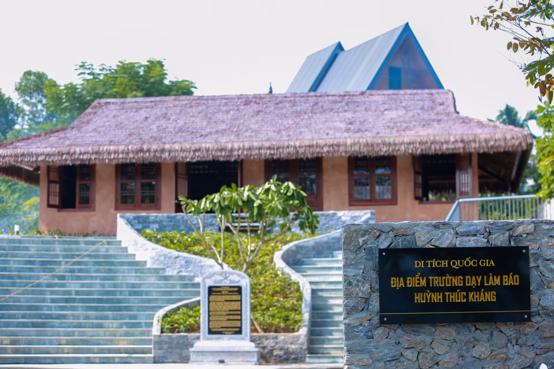 Công trình hoàn thành gồm ba hạng mục chính là nhà Tổng bộ Việt Minh, Nhà dạy học làm báo 2 tầng và các hạng mục khác.