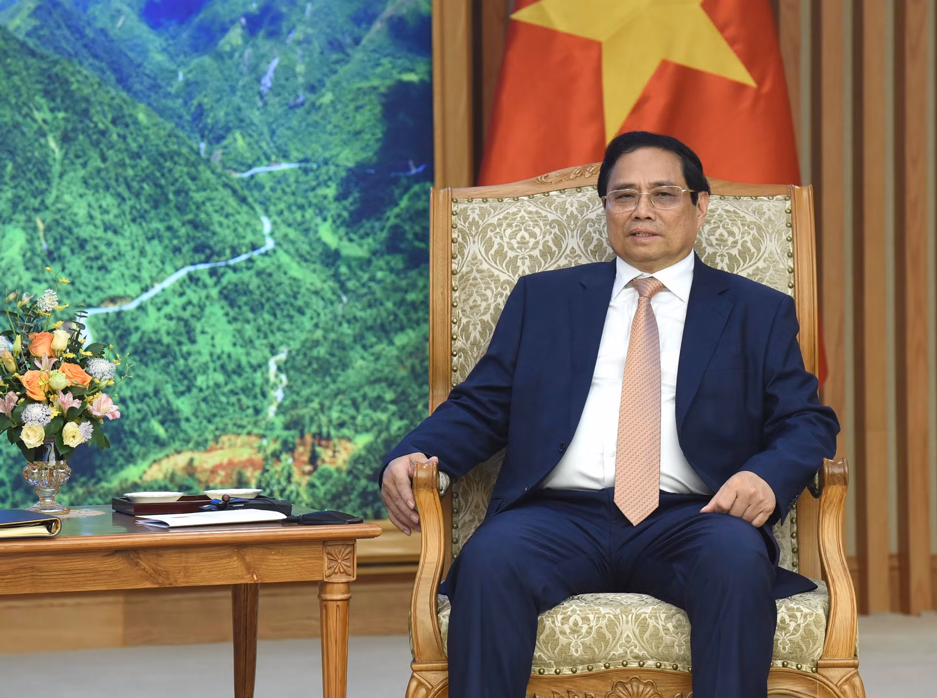 Thủ tướng Phạm Minh Chính phát biểu tại buổi tiếp Bộ trưởng Tư pháp Trung Quốc Hạ Vinh.