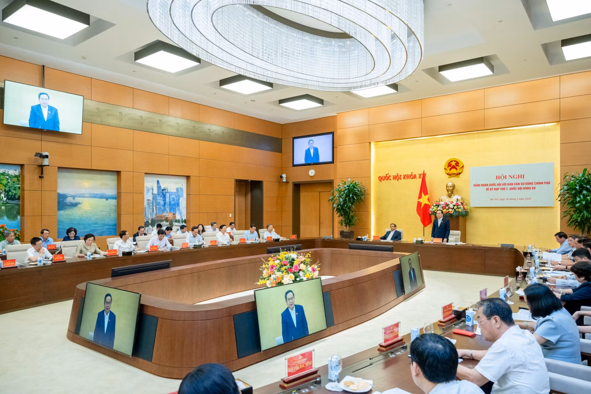 Quang cảnh hội nghị tại Nhà Quốc hội.