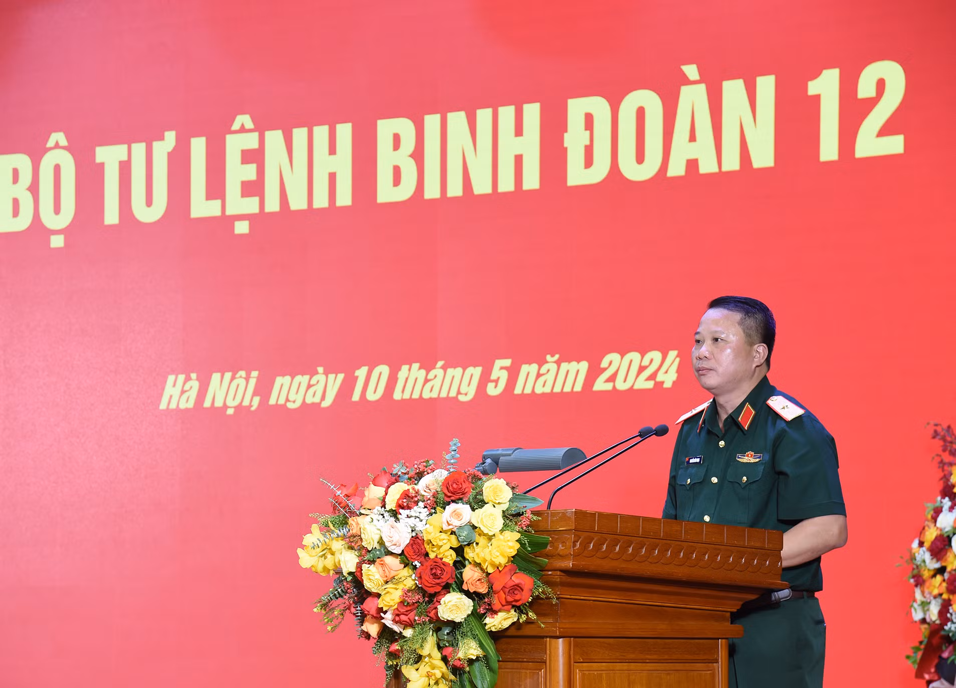 Thiếu tướng Nguyễn Hữu Ngọc, Tư lệnh Binh đoàn 12 báo cáo kết quả thực hiện nhiệm vụ của Binh đoàn 12.