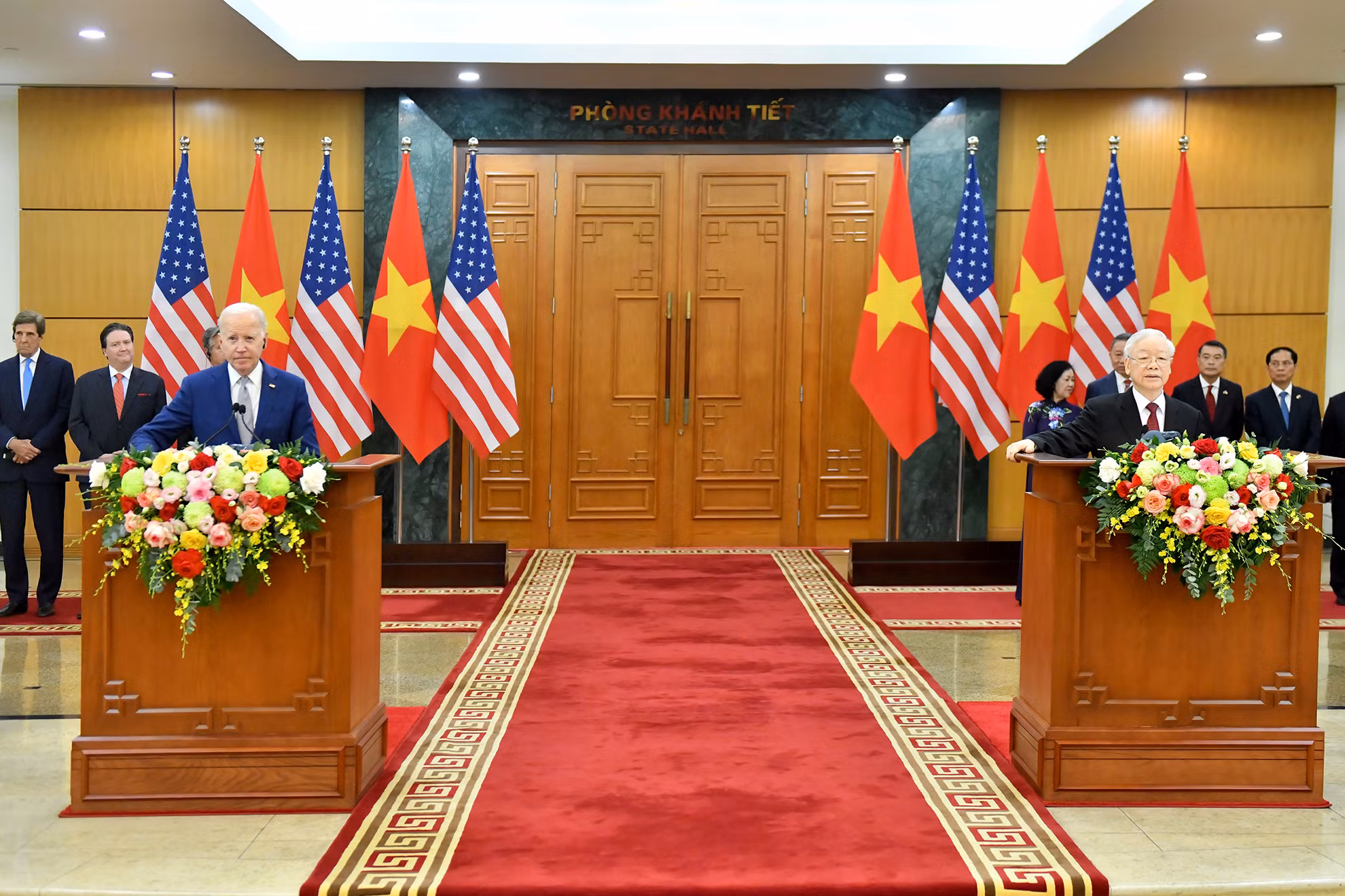 Tổng Bí thư Nguyễn Phú Trọng và Tổng thống Hoa Kỳ Joe Biden phát biểu với báo chí sau cuộc hội đàm.