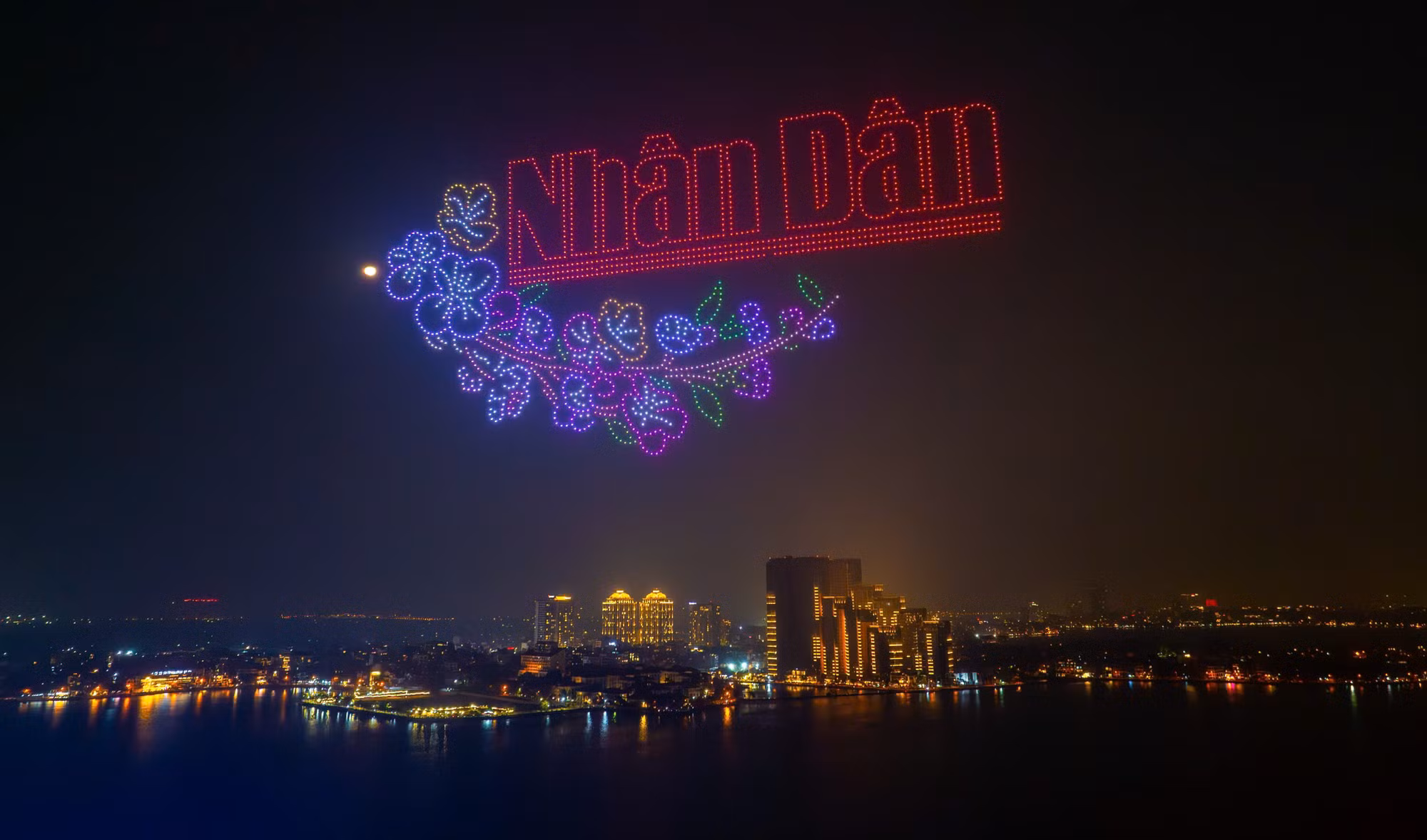 [Ảnh] Drone Lighting tại Hòa nhạc Ánh sáng "họa hình di sản" trên trời đêm Hà Nội ảnh 7