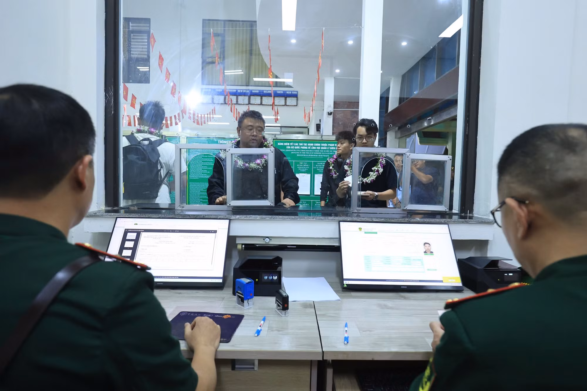 Thủ tục nhập cảnh được tiến hành nhanh chóng, thuận tiện.