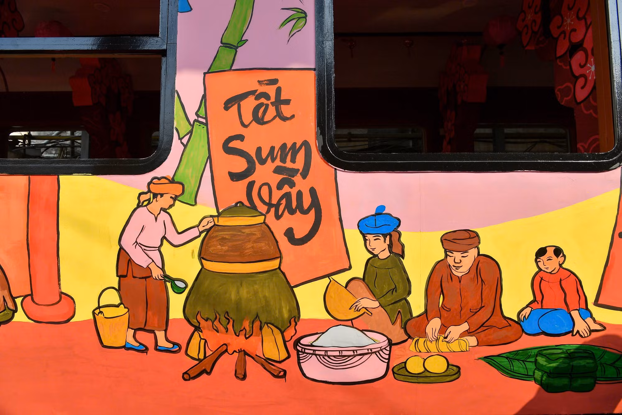Tết sum vầy ngày xưa được tái hiện lại trên toa tàu hôm nay...