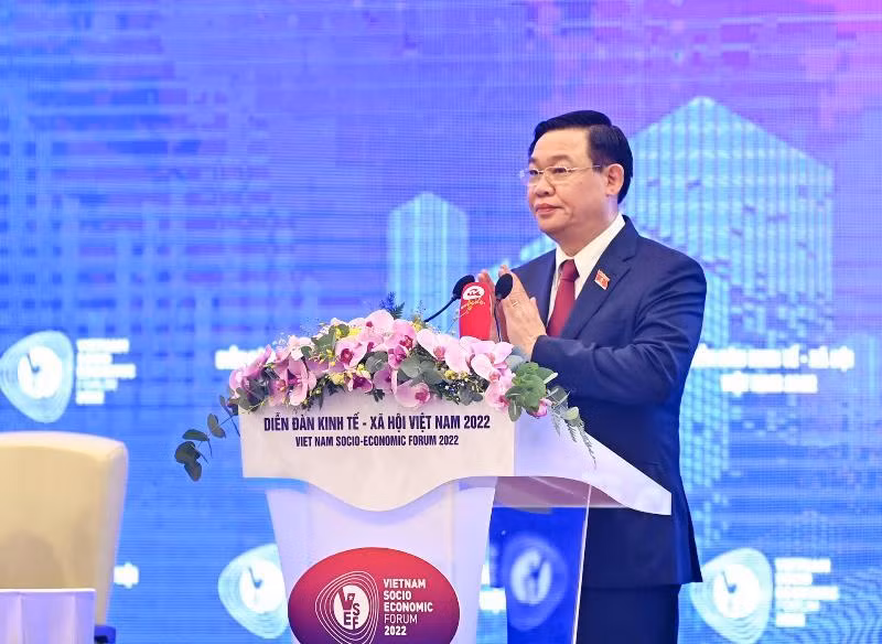 Chủ tịch Quốc hội Vương Đình Huệ phát biểu khai mạc và chỉ đạo diễn đàn. Chủ tịch Quốc hội Vương Đình Huệ phát biểu khai mạc và chỉ đạo diễn đàn.