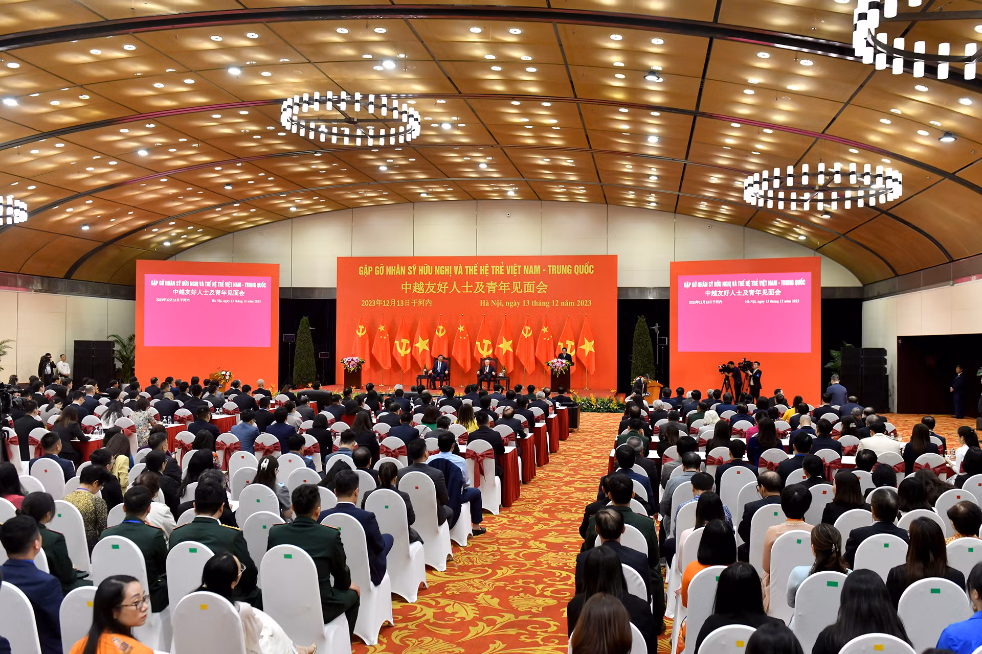 Quang cảnh chương trình Gặp gỡ nhân sĩ hữu nghị và thế hệ trẻ Việt Nam-Trung Quốc.