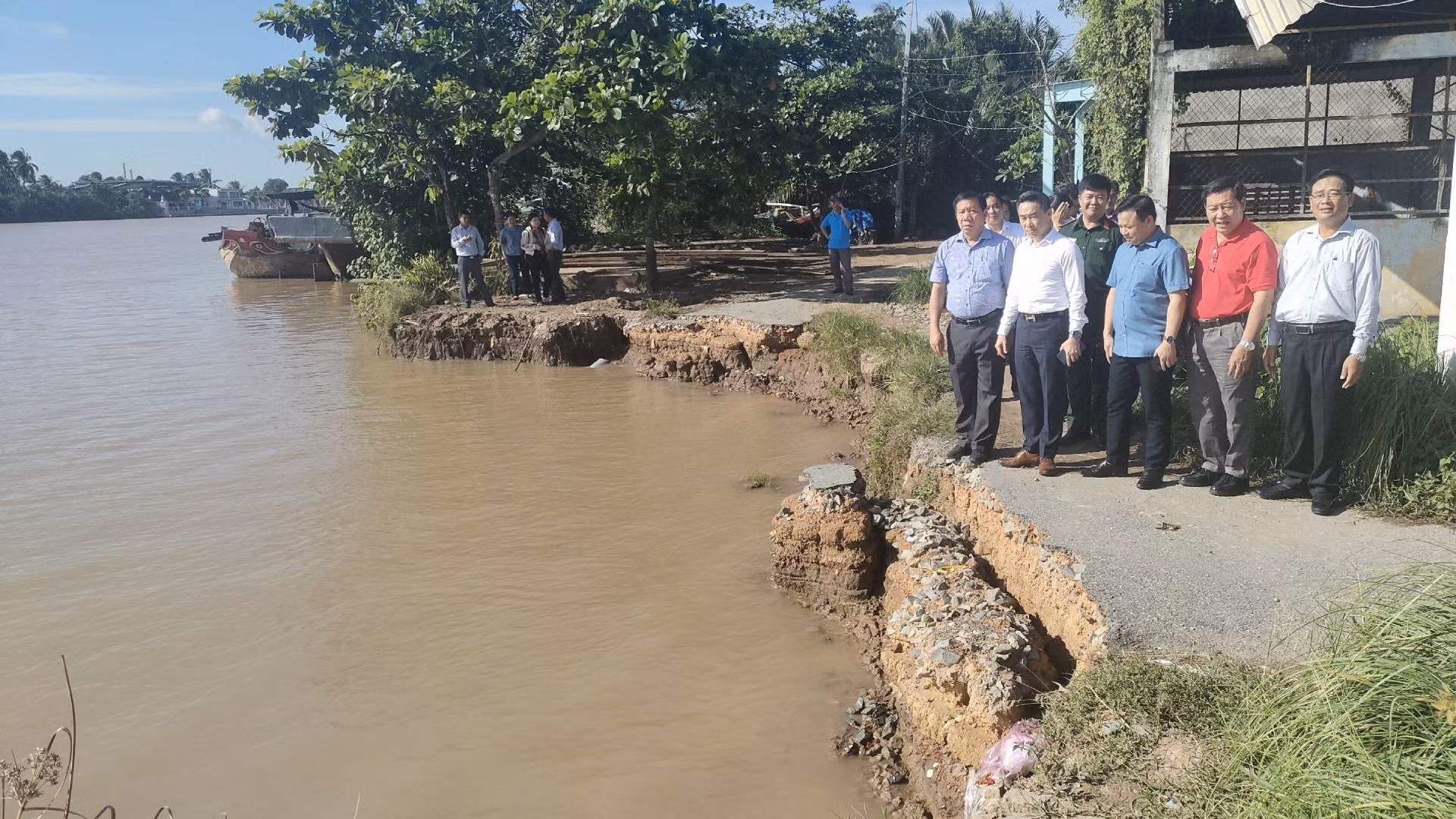 Sạt lở tại khu vực kênh Giao Hòa (huyện Châu Thành). Sạt lở tại khu vực kênh Giao Hòa (huyện Châu Thành).