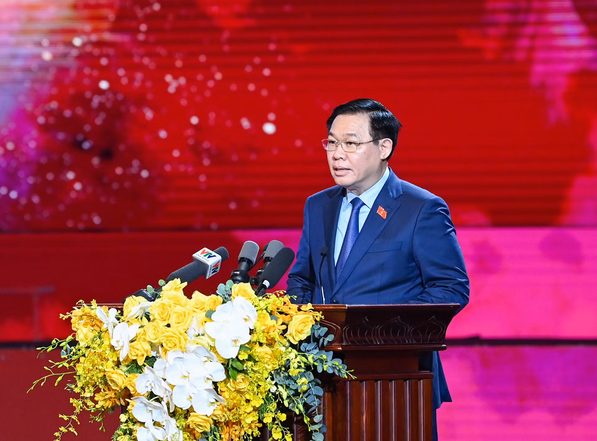 Chủ tịch Quốc hội Vương Đình Huệ phát biểu tại buổi lễ.