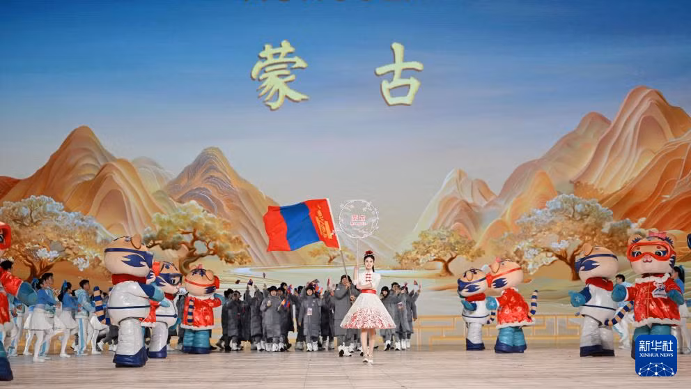 Đoàn thể thao Mông Cổ tiến vào lễ đài.