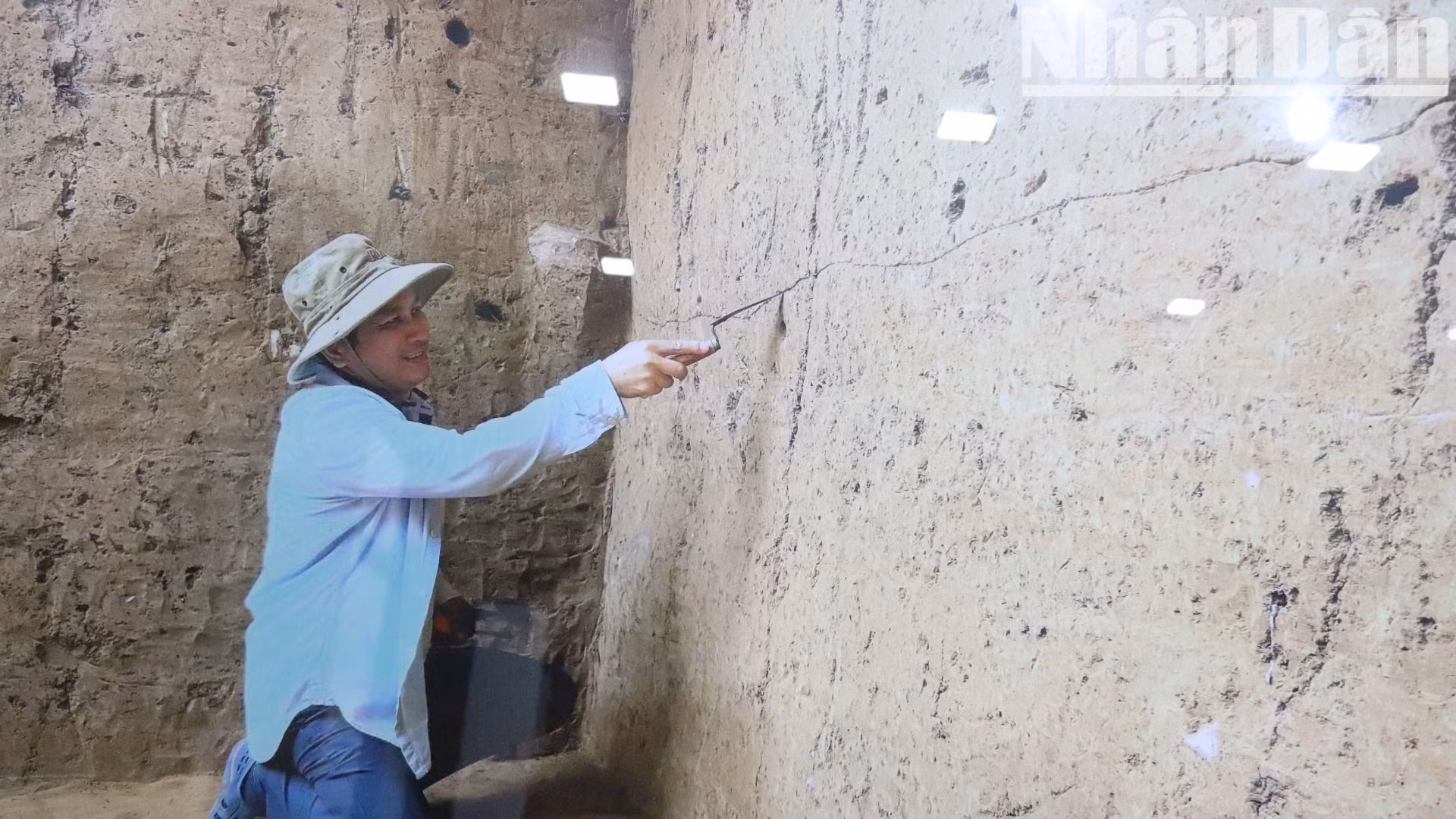 Thạc sĩ Trần Quang Năm, Phó Giám đốc Bảo tàng tỉnh Đắk Lắk, chủ trì đợt khai quật lần thứ 3 tại Di chỉ khảo cổ học Thác Hai.