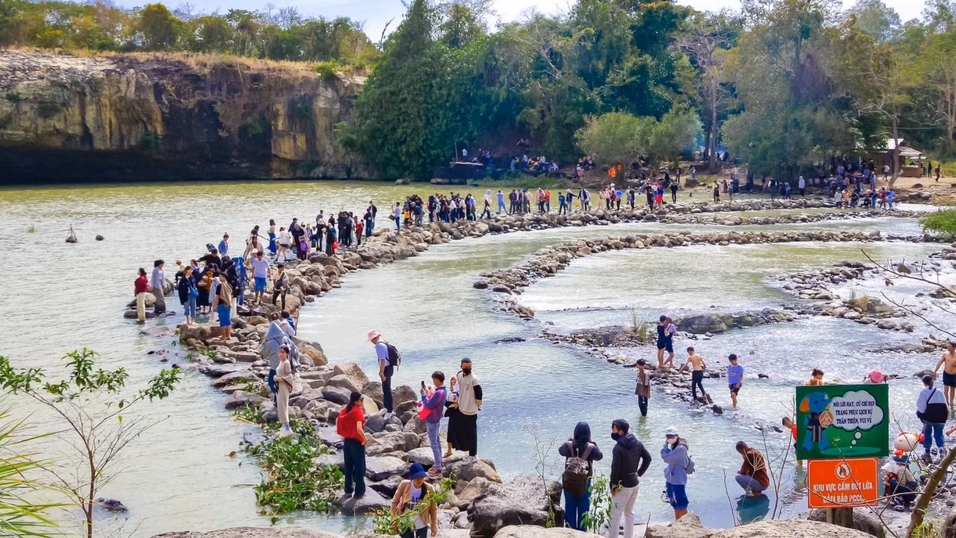 Đến nay, các khu, điểm du lịch trên địa bàn tỉnh Đắk Lắk đang gấp rút chuẩn bị những điều kiện tốt nhất để phục vụ du khách.