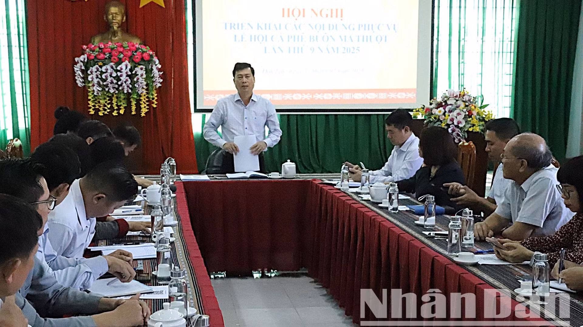 Sở Văn hóa-Thể thao và Du lịch tỉnh Đắk Lắk yêu cầu các đơn vị kinh doanh dịch vụ lữ hành rà soát lại tất cả các chương trình du lịch đã có, kiểm tra và chuẩn bị các điều kiện tốt nhất để phục vụ du khách, bảo đảm an ninh, tuyệt đối an toàn cho du khách.