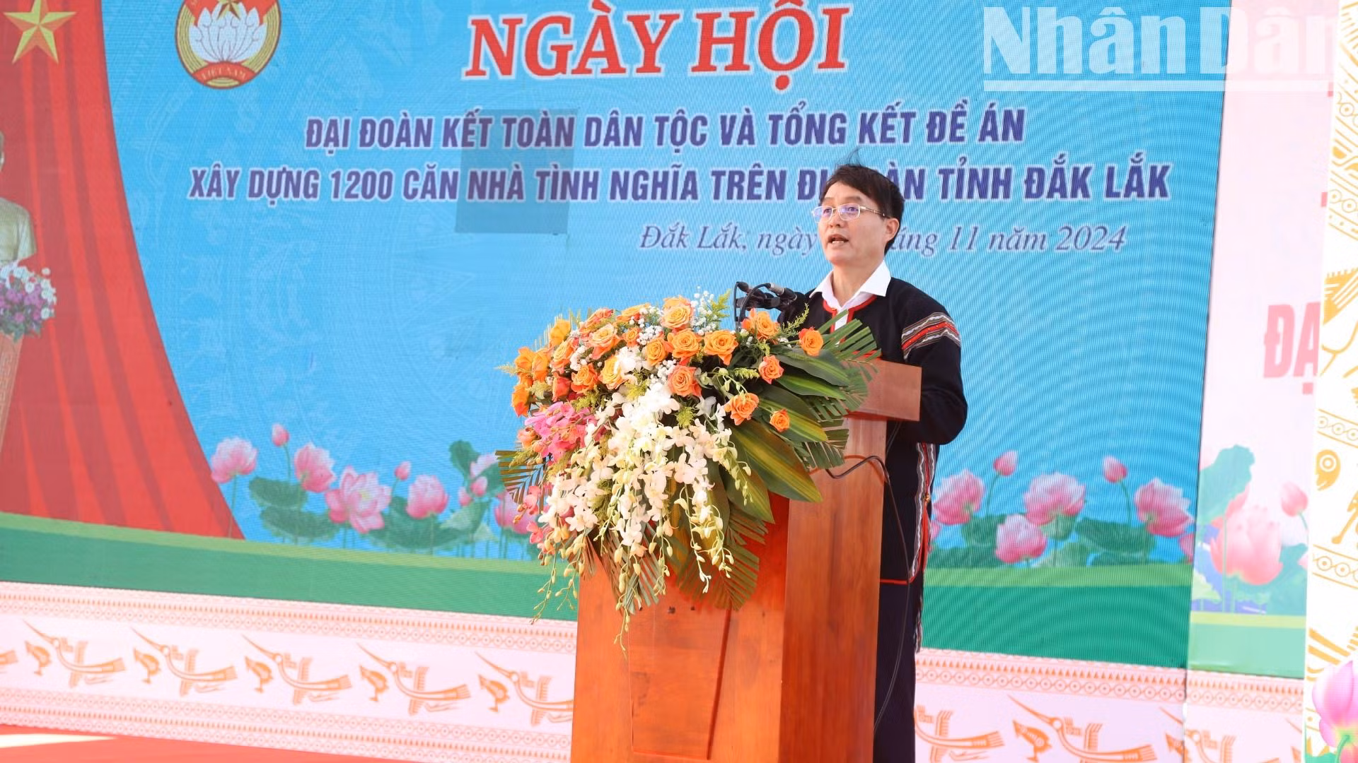 Bí thư Tỉnh ủy Đắk Lắk Nguyễn Đình Trung phát biểu tại Ngày hội Đại đoàn kết toàn dân tộc xã Ea Ktur. Bí thư Tỉnh ủy Đắk Lắk Nguyễn Đình Trung phát biểu tại Ngày hội Đại đoàn kết toàn dân tộc xã Ea Ktur.