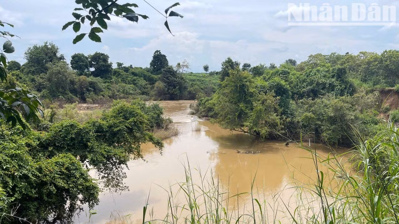 Di chỉ khảo cổ học Thác Hai nằm bên dòng sông Ea H’leo thuộc địa bàn thôn 6, xã Ia Jlơi, huyện Ea Súp, tỉnh Đắk Lắk.