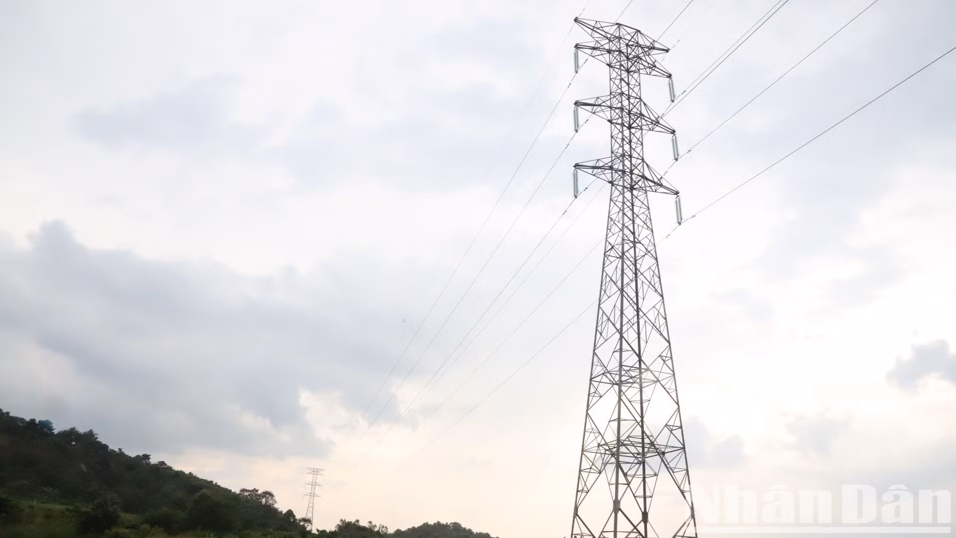 Dự án Trạm biến áp 220kV Krông Ana và đấu nối là công trình năng lượng nhóm I, được xây dựng trên địa bàn huyện Cư Kuin, tỉnh Đắk Lắk được khởi công vào năm 2020 và hoàn thành năm cuối 2021. Dự án Trạm biến áp 220kV Krông Ana và đấu nối là công trình năng lượng nhóm I, được xây dựng trên địa bàn huyện Cư Kuin, tỉnh Đắk Lắk được khởi công vào năm 2020 và hoàn thành năm cuối 2021.