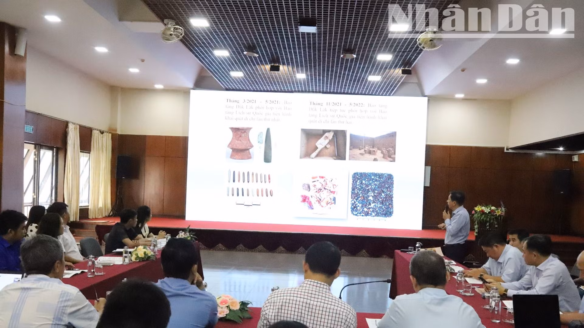 Bảo tàng Đắk Lắk công bố kết quả khai quật tại Di chỉ khảo cổ học Thác Hai lần thứ ba diễn ra từ ngày 26/6/2024 đến ngày 28/7/2024, chỉ với diện tích 20m2 nhưng đã thu được hơn 1.000 hạt chuỗi bằng chất liệu thủy tinh, gần 3.000 mũi khoan và phát vật bằng các loại đá opal, jasper,silic, phtanite… cùng hàng vạn vảy tước.