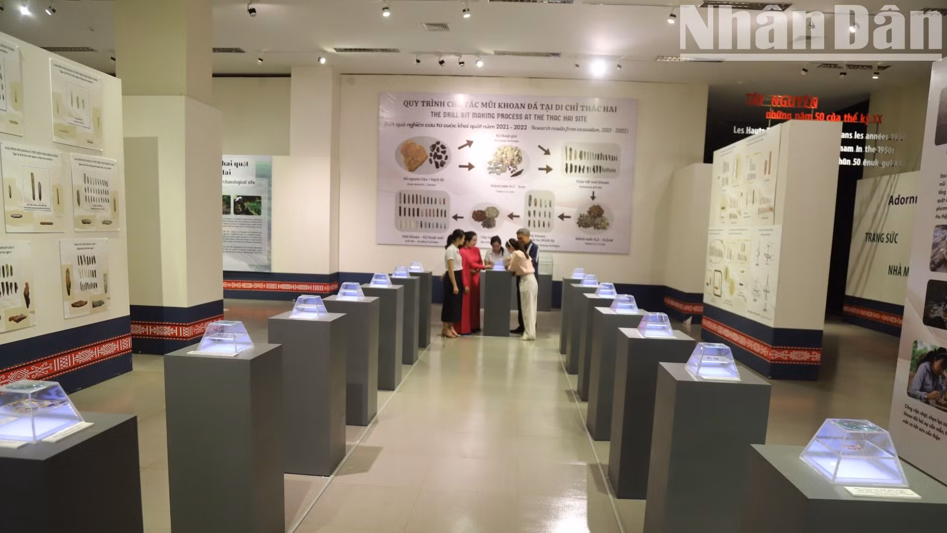 Trong nhiều di vật, hiện vật quý, độc đáo lần đầu được phát hiện tại Di chỉ khảo cổ học Thác Hai, trong đó có bộ “Sưu tập mũi khoan đá Thác Hai” đã được công nhận là Bảo vật quốc gia đầu tiên của tỉnh Đắk Lắk.