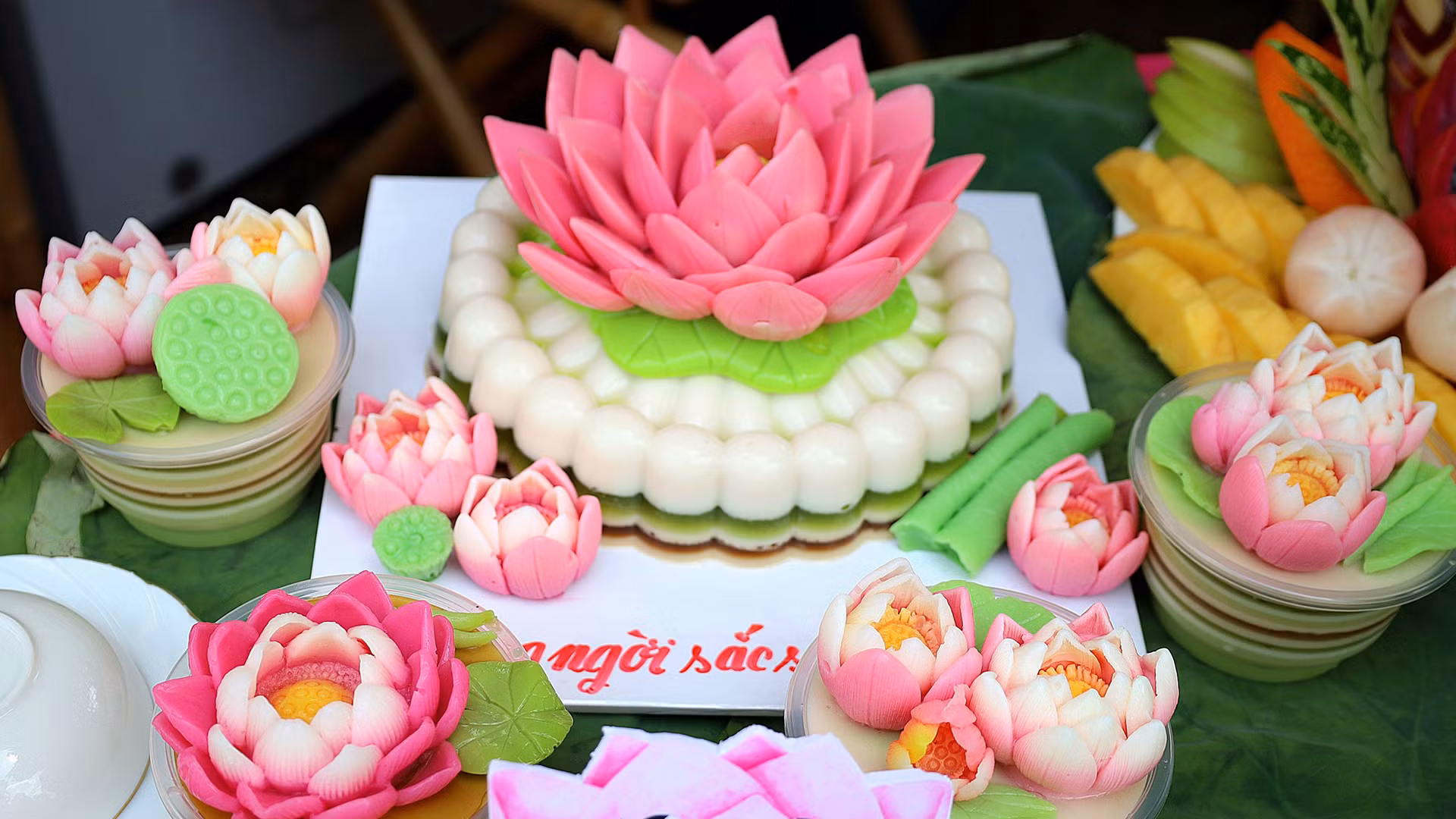 Phần thi món ngọt (rau câu sen).
