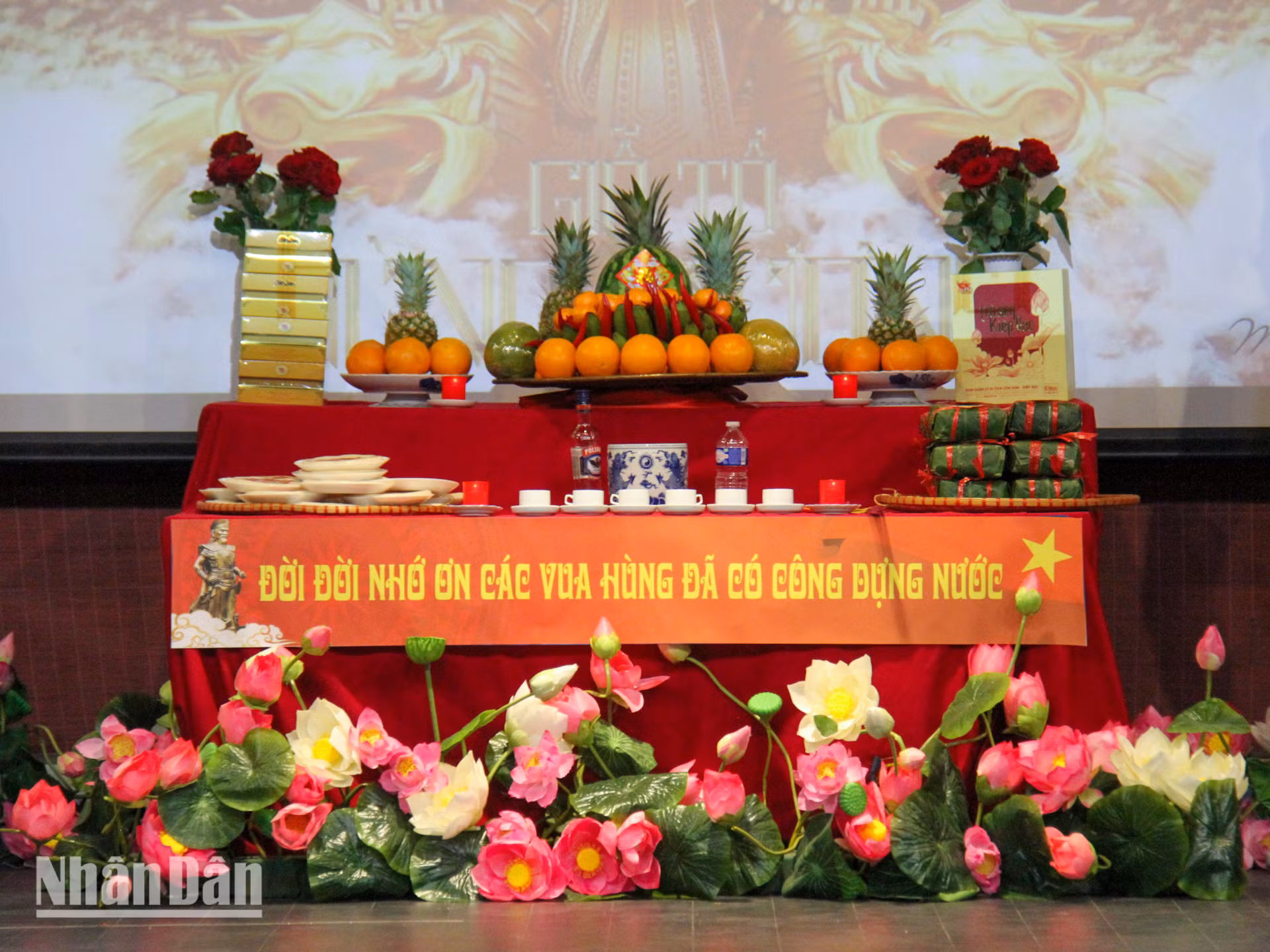Đây là dịp quan trọng để toàn thể các cơ quan đại diện cùng các thế hệ người Việt tại Pháp thể hiện tình yêu quê hương, niềm tự hào dân tộc. Đây là dịp quan trọng để toàn thể các cơ quan đại diện cùng các thế hệ người Việt tại Pháp thể hiện tình yêu quê hương, niềm tự hào dân tộc.