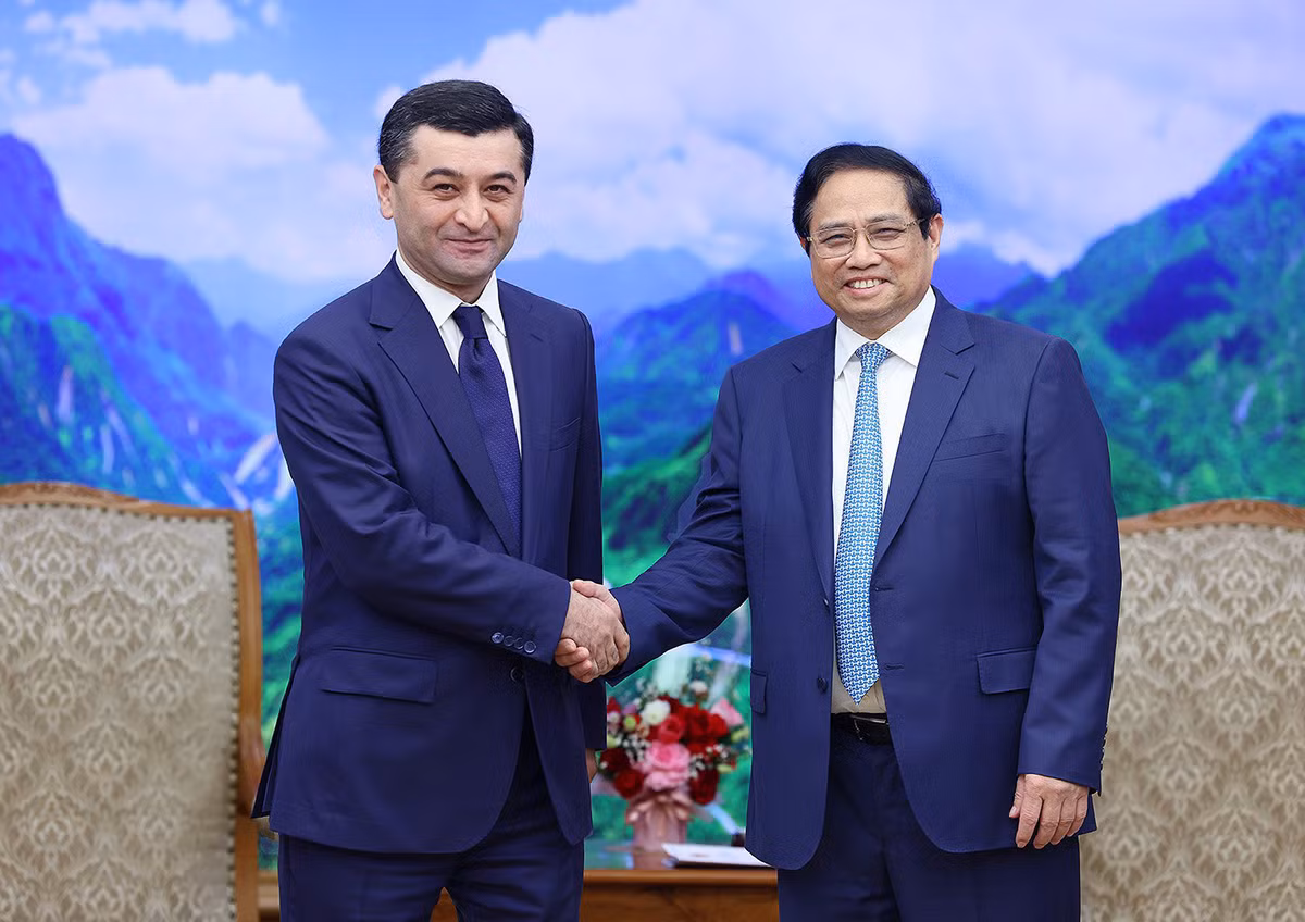 Thủ tướng Chính phủ Phạm Minh Chính tiếp Bộ trưởng Ngoại giao Uzbekistan Bakhtiyor Saidov. 