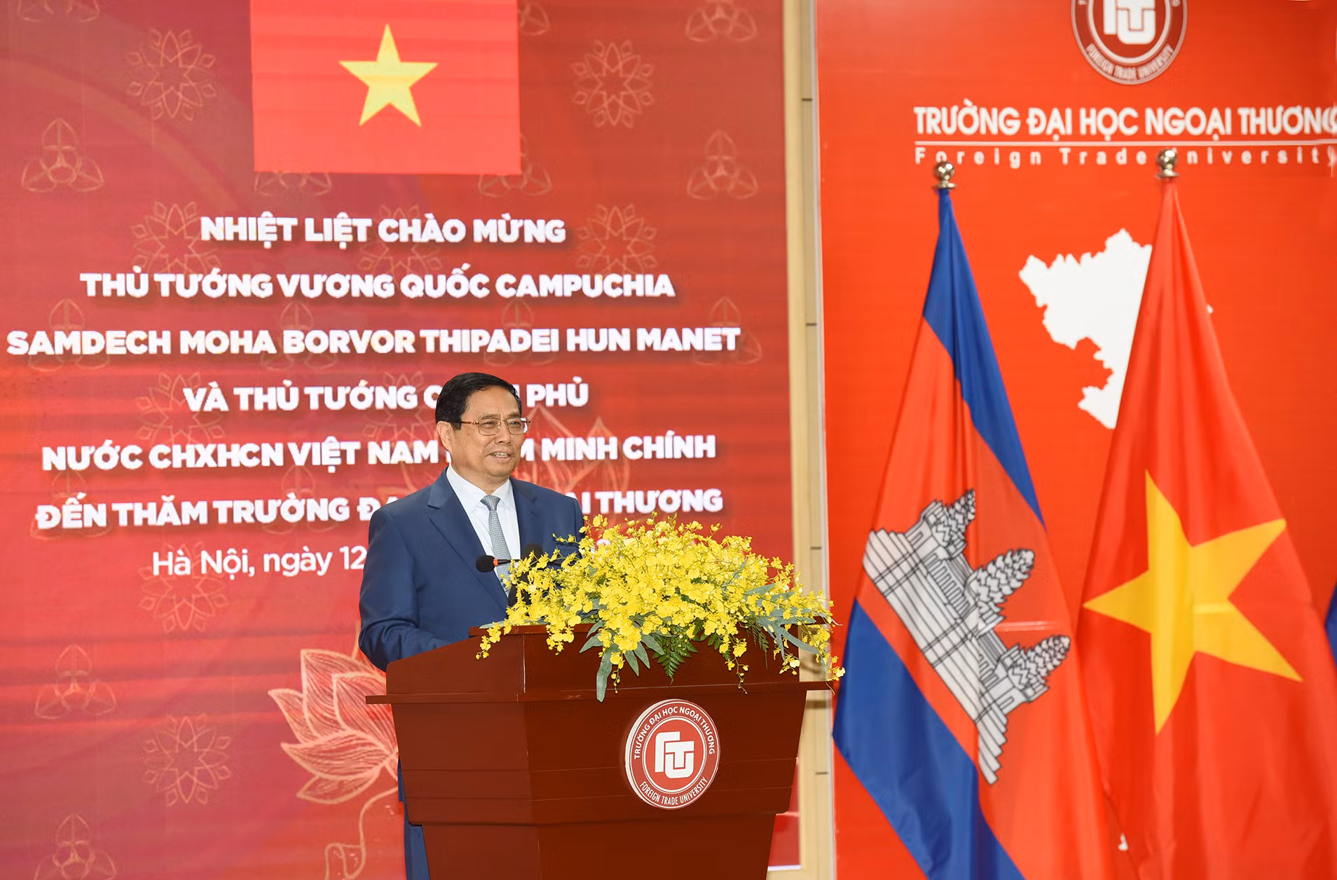 Thủ tướng Phạm Minh Chính phát biểu: thế hệ trẻ hai nước ngày nay cần luôn trân trọng truyền thống đoàn kết, hy sinh xương máu, hỗ trợ lẫn nhau giữa hai dân tộc. Thủ tướng Phạm Minh Chính phát biểu: thế hệ trẻ hai nước ngày nay cần luôn trân trọng truyền thống đoàn kết, hy sinh xương máu, hỗ trợ lẫn nhau giữa hai dân tộc.