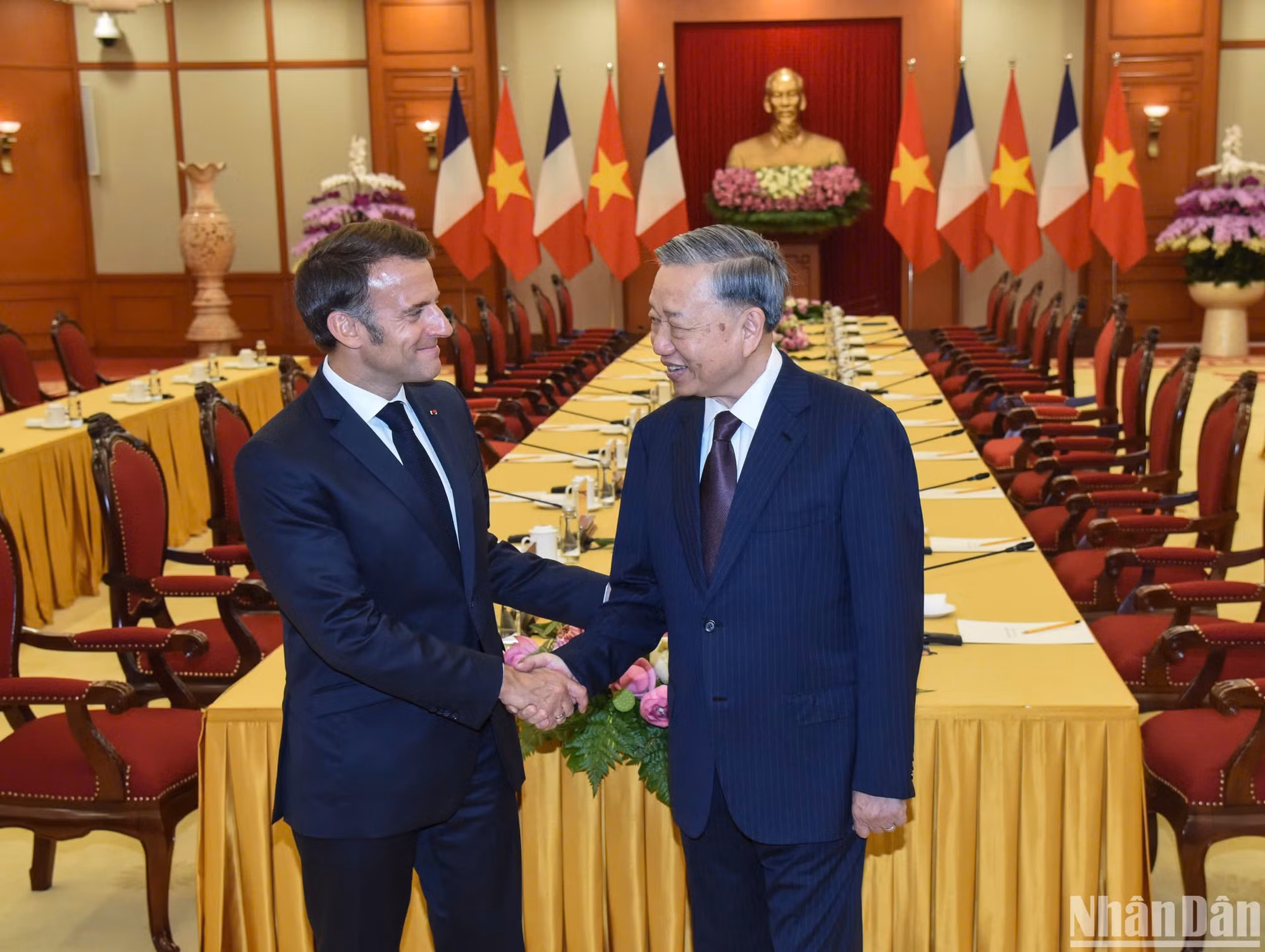 Tổng Bí thư Tô Lâm với Tổng thống Pháp Emmanuel Macron.