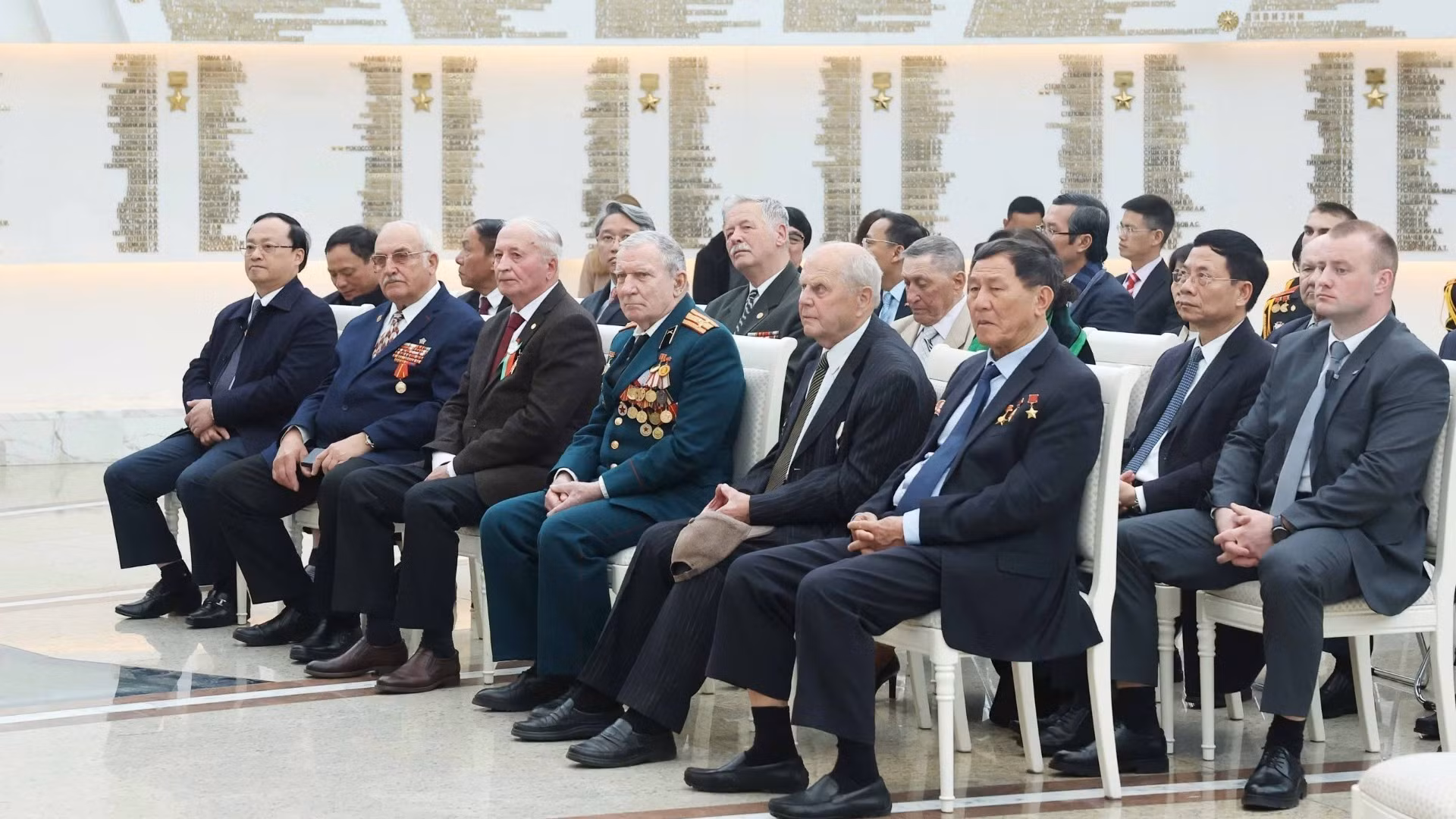 Các đại biểu dự buổi gặp mặt với Tổng Bí thư Tô Lâm. (Ảnh: Thống Nhất/TTXVN) Các đại biểu dự buổi gặp mặt với Tổng Bí thư Tô Lâm. (Ảnh: Thống Nhất/TTXVN)