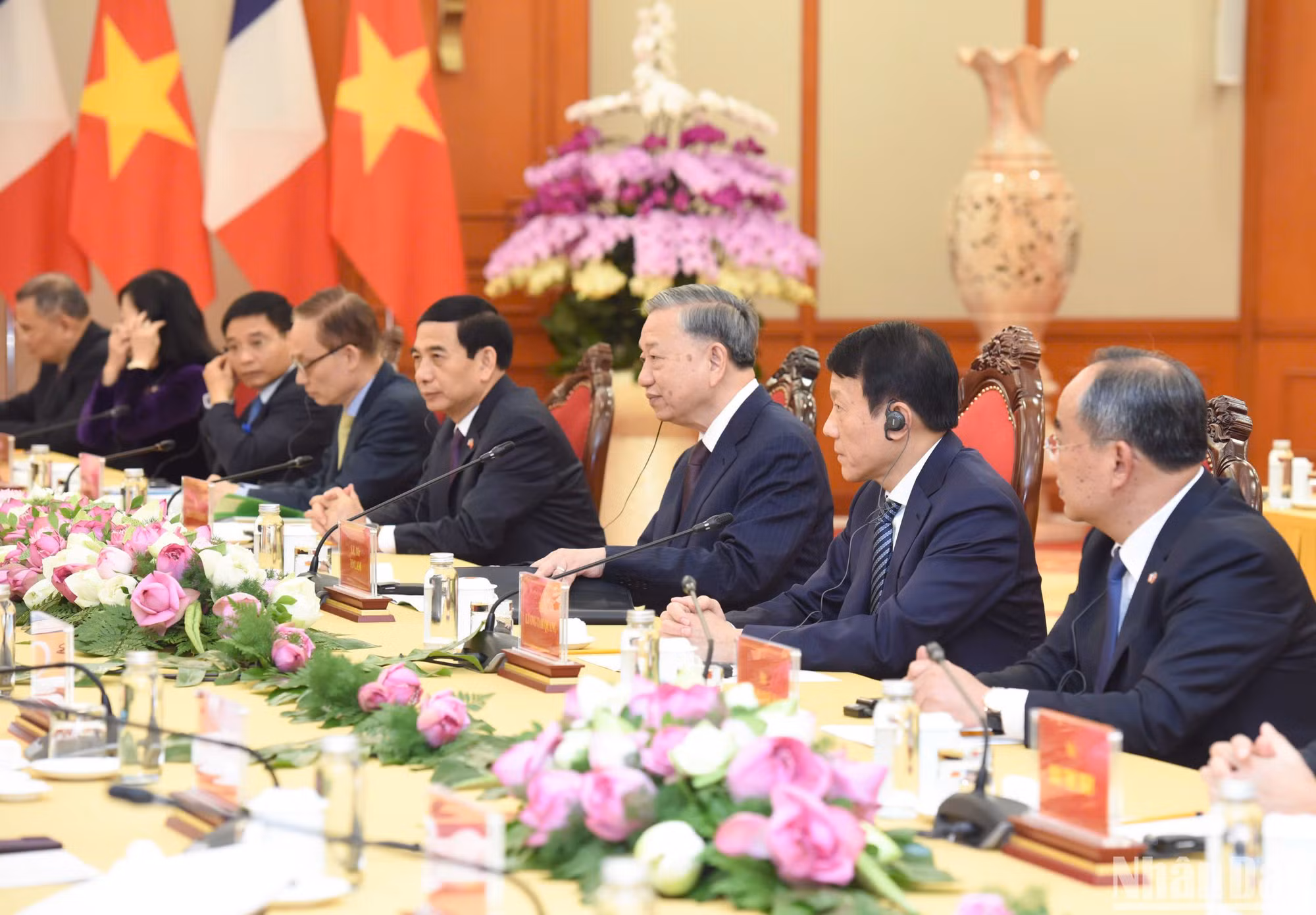 Tổng Bí thư Tô Lâm và các thành viên phía Việt Nam tại buổi tiếp.