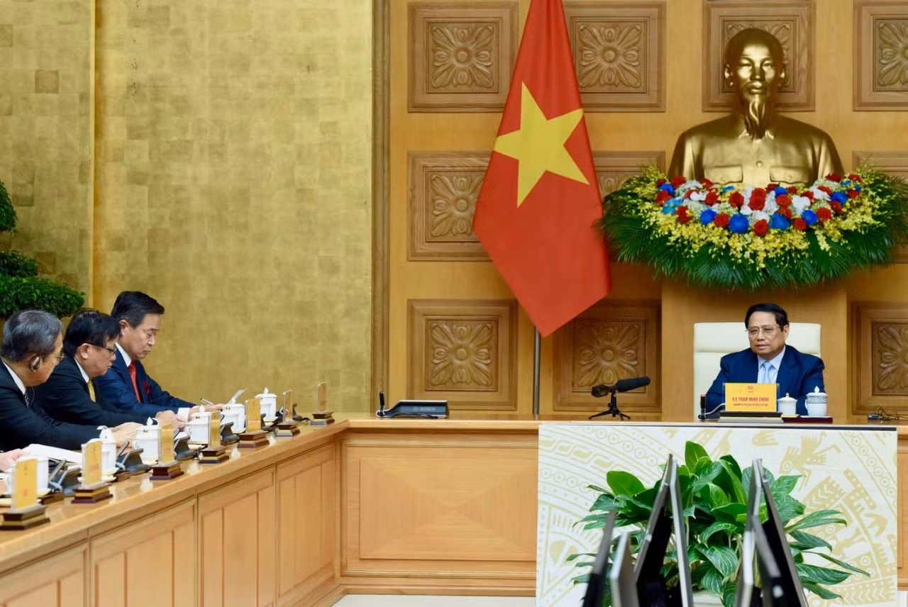 Thủ tướng Phạm Minh Chính tiếp Đoàn đại biểu Ủy ban Kinh tế Nhật-Việt, thuộc Liên đoàn Tổ chức Kinh tế Nhật Bản (KEIDENREN) tại Văn phòng Chính phủ.