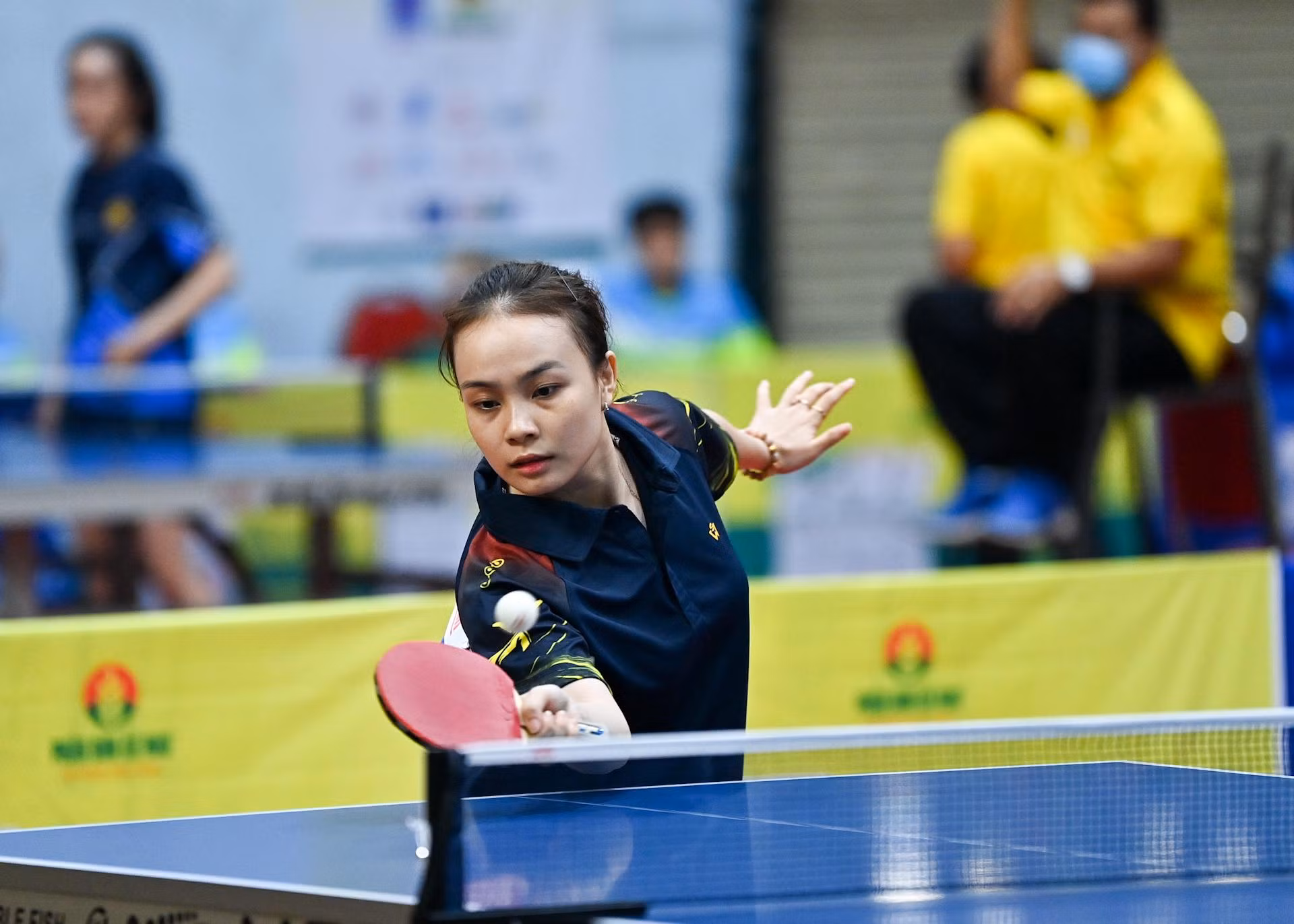 Thi đấu ngày càng tiến bộ, hoa khôi Nguyễn Thảo Nguyên cùng các cô gái Tây Ninh đã xuất sắc lọt vào vòng 1/16 đồng đội nữ.