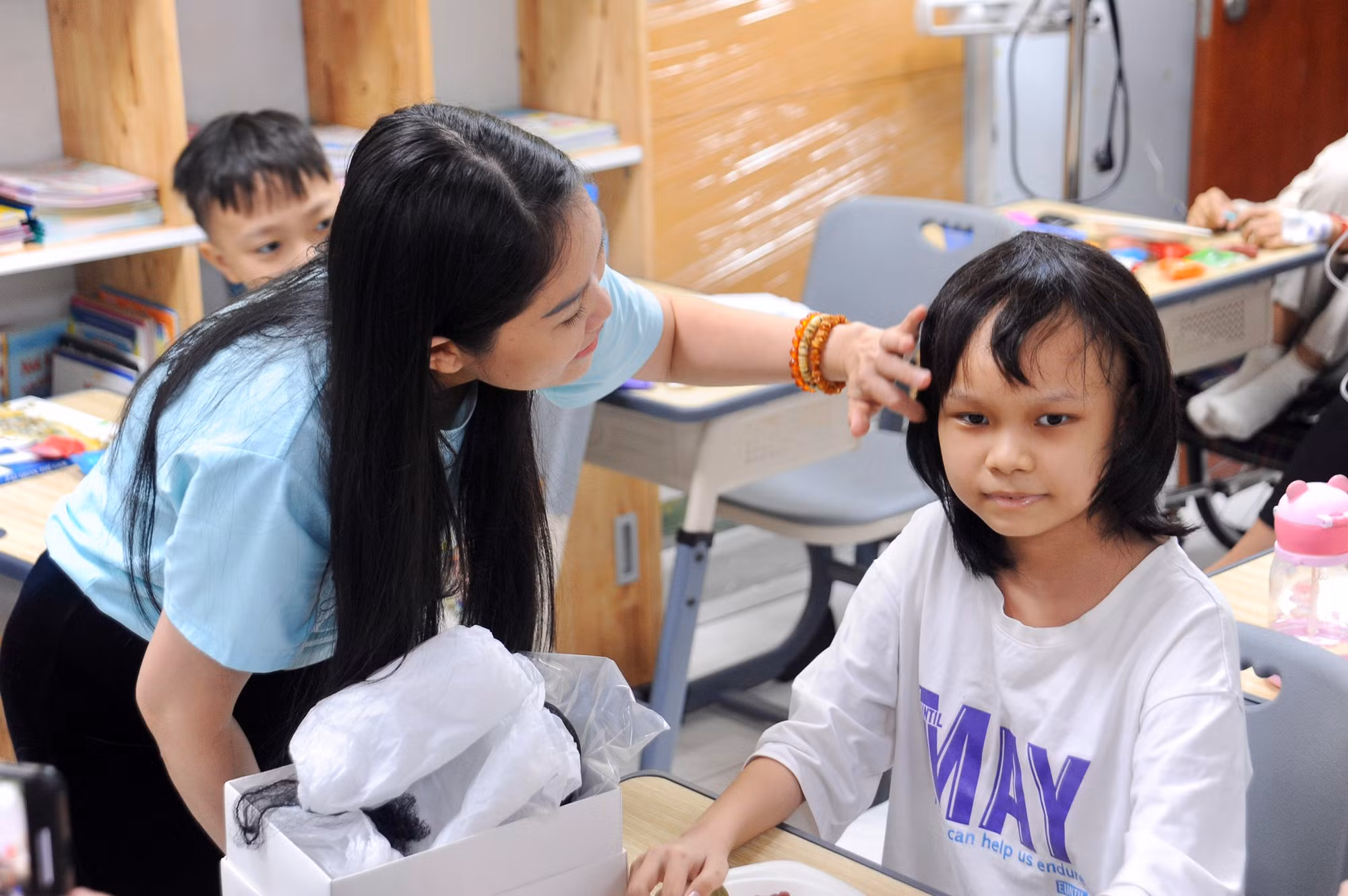 "Lớp học vui vẻ": Nối đường tới trường cho trẻ ung thư ảnh 6