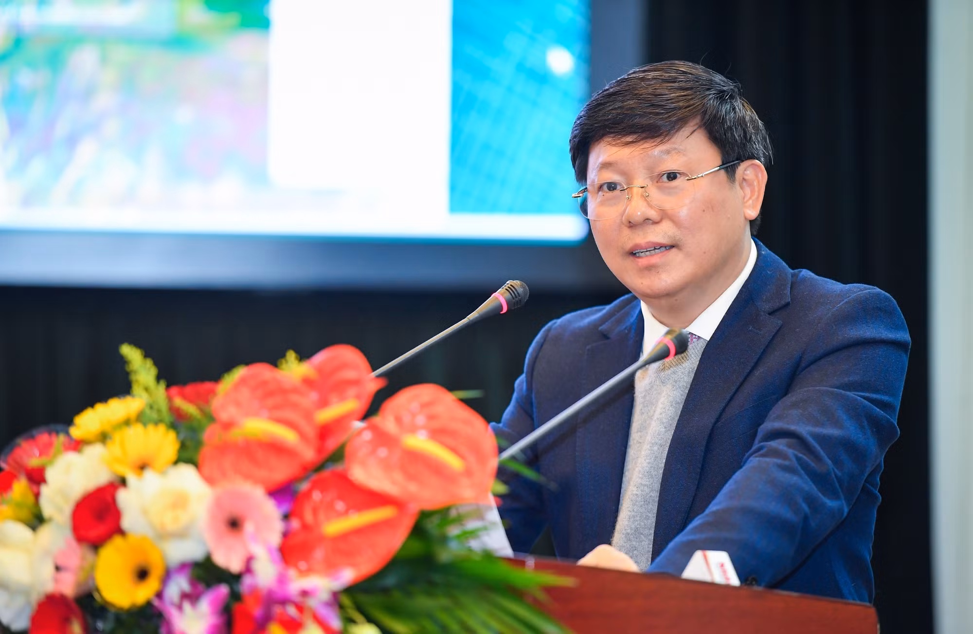 Đồng chí Trần Thanh Lâm, Phó Trưởng Ban Tuyên giáo Trung ương gửi lời chúc mừng; đồng thời đánh giá cao sáng kiến của Báo Nhân Dân trong việc ra mắt chuyên trang OCOP. Đồng chí Trần Thanh Lâm, Phó Trưởng Ban Tuyên giáo Trung ương gửi lời chúc mừng; đồng thời đánh giá cao sáng kiến của Báo Nhân Dân trong việc ra mắt chuyên trang OCOP.